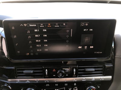 2026 Nissan Pathfinder SV
