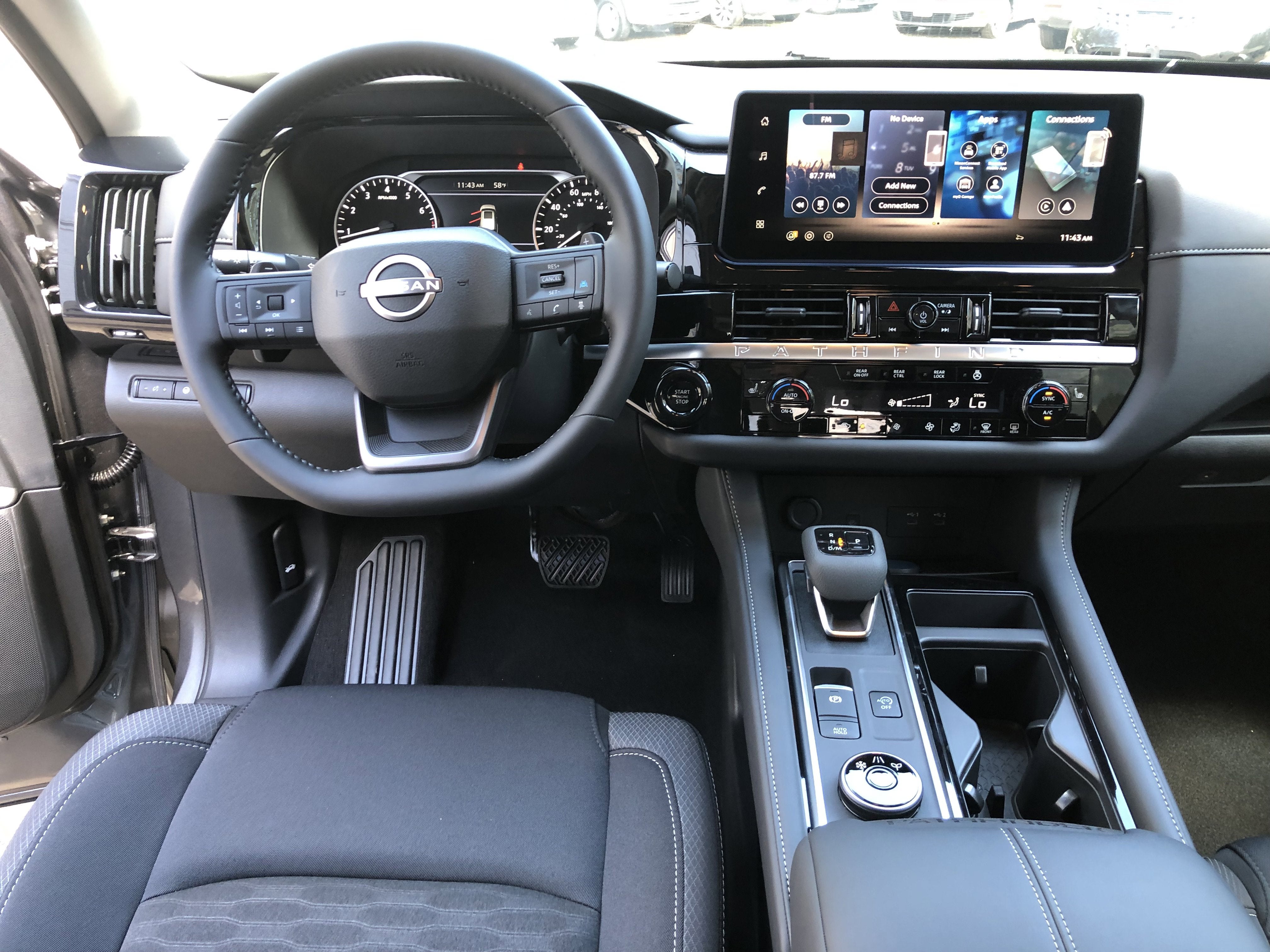 2026 Nissan Pathfinder SV