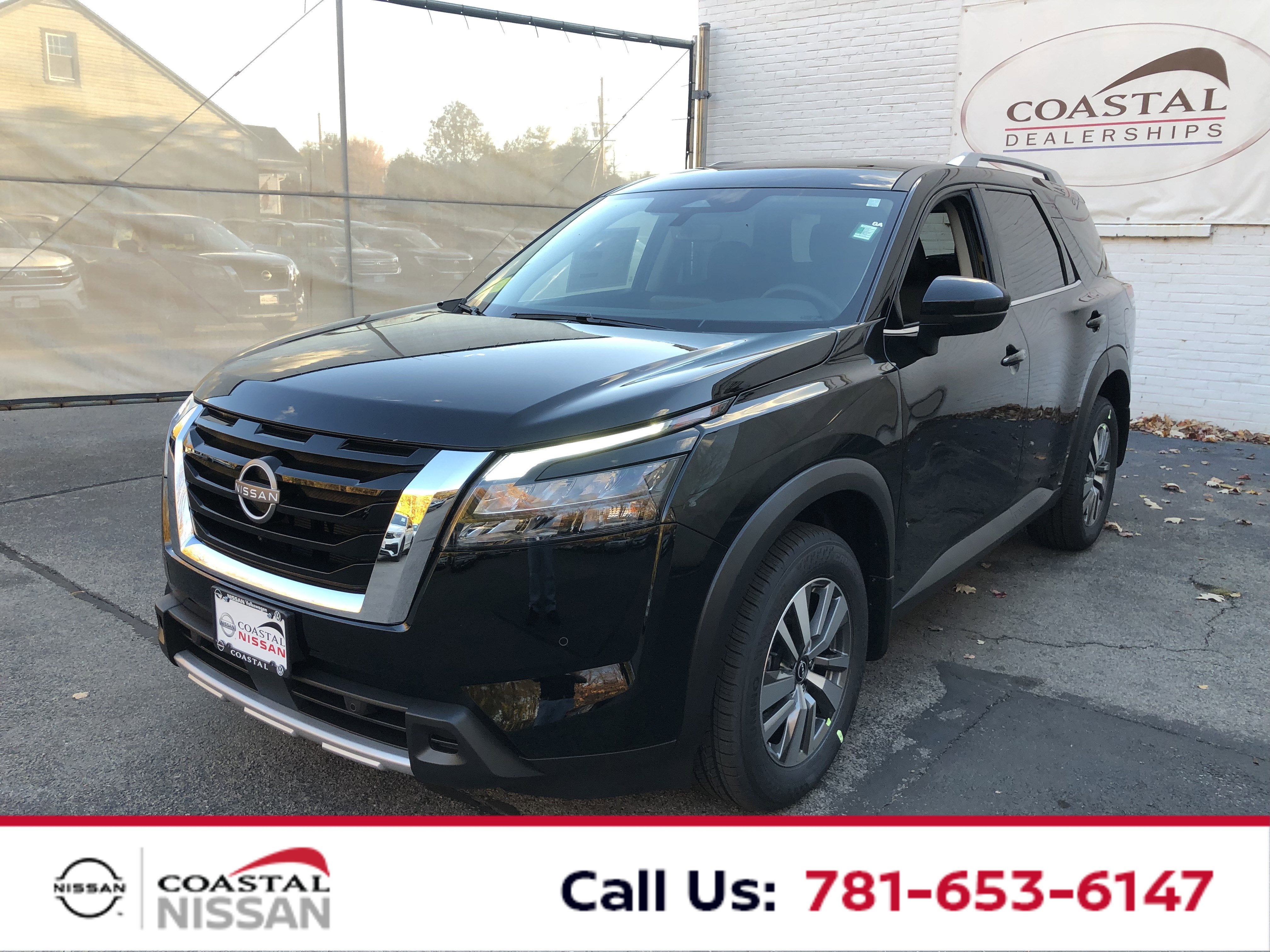 2025 Nissan Pathfinder SL