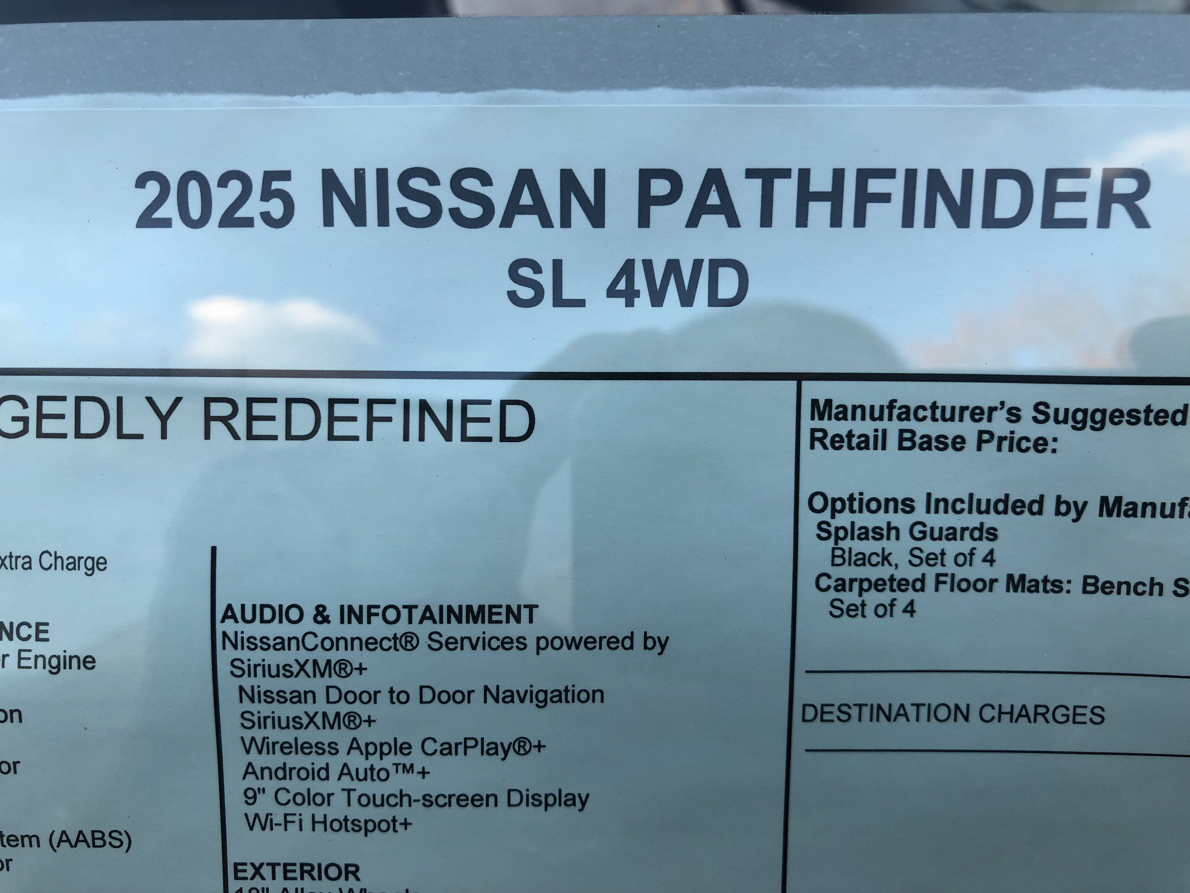 2025 Nissan Pathfinder SL