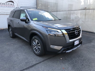 2025 Nissan Pathfinder SL