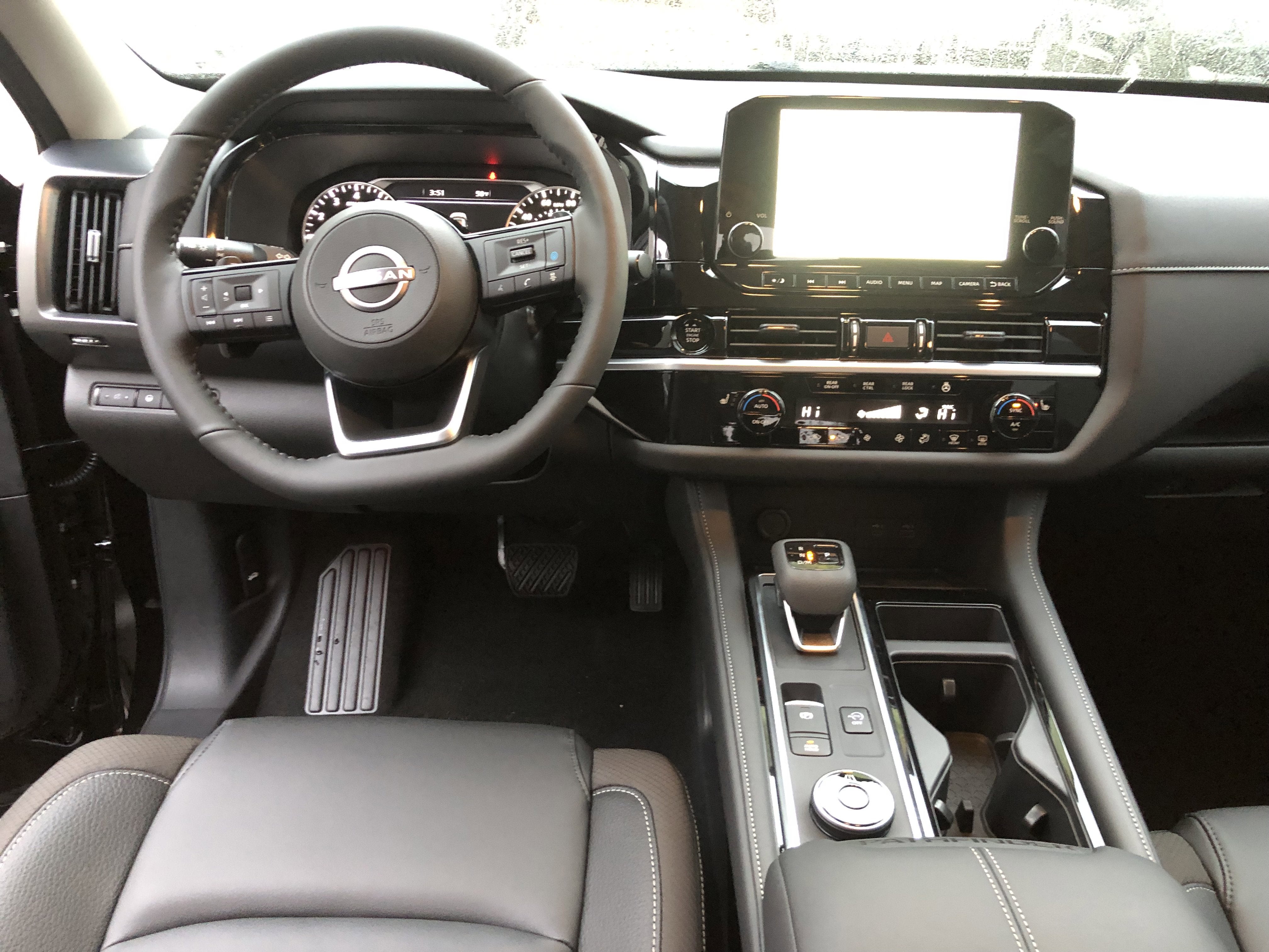 2025 Nissan Pathfinder SL