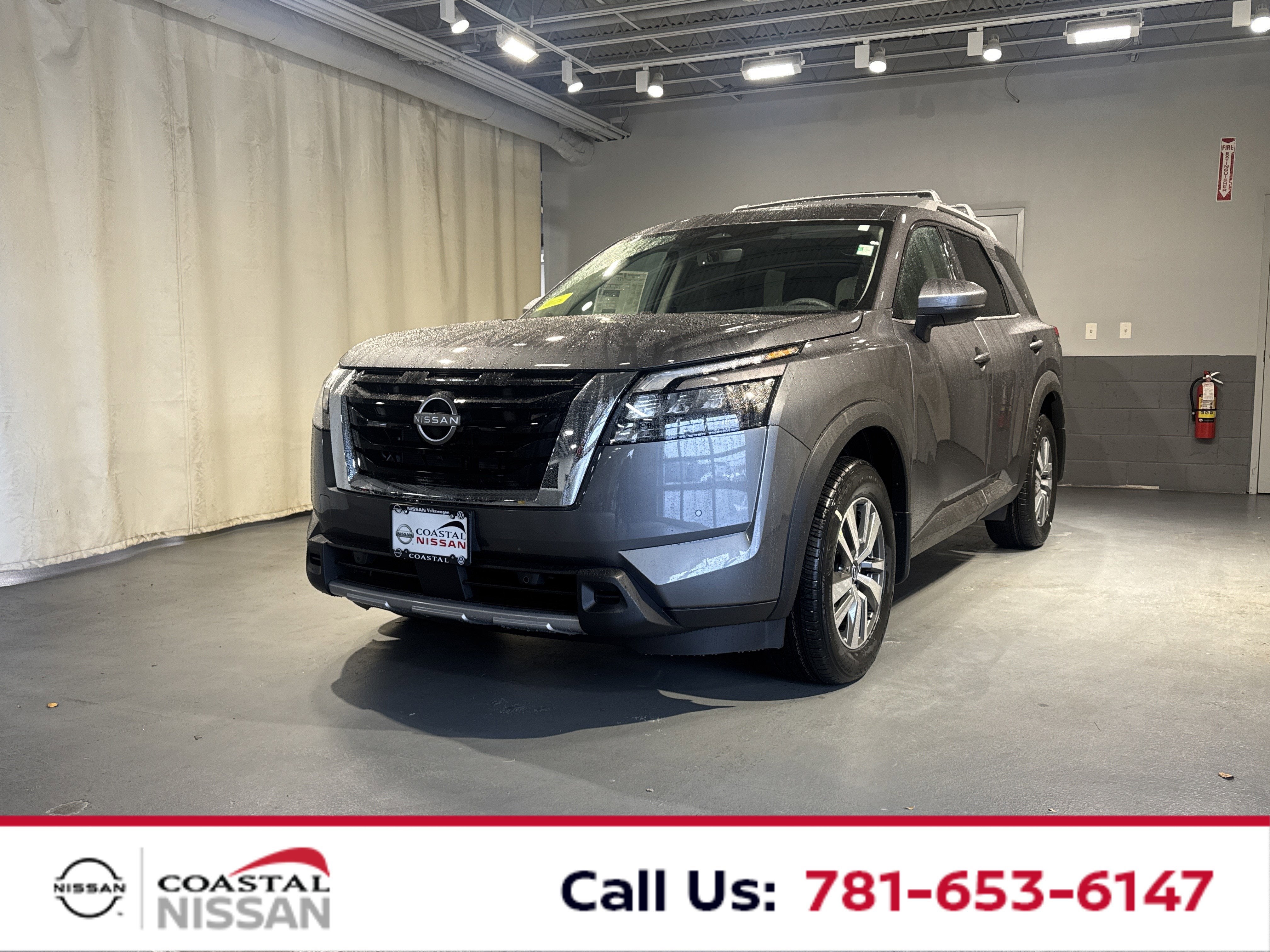 2025 Nissan Pathfinder SL