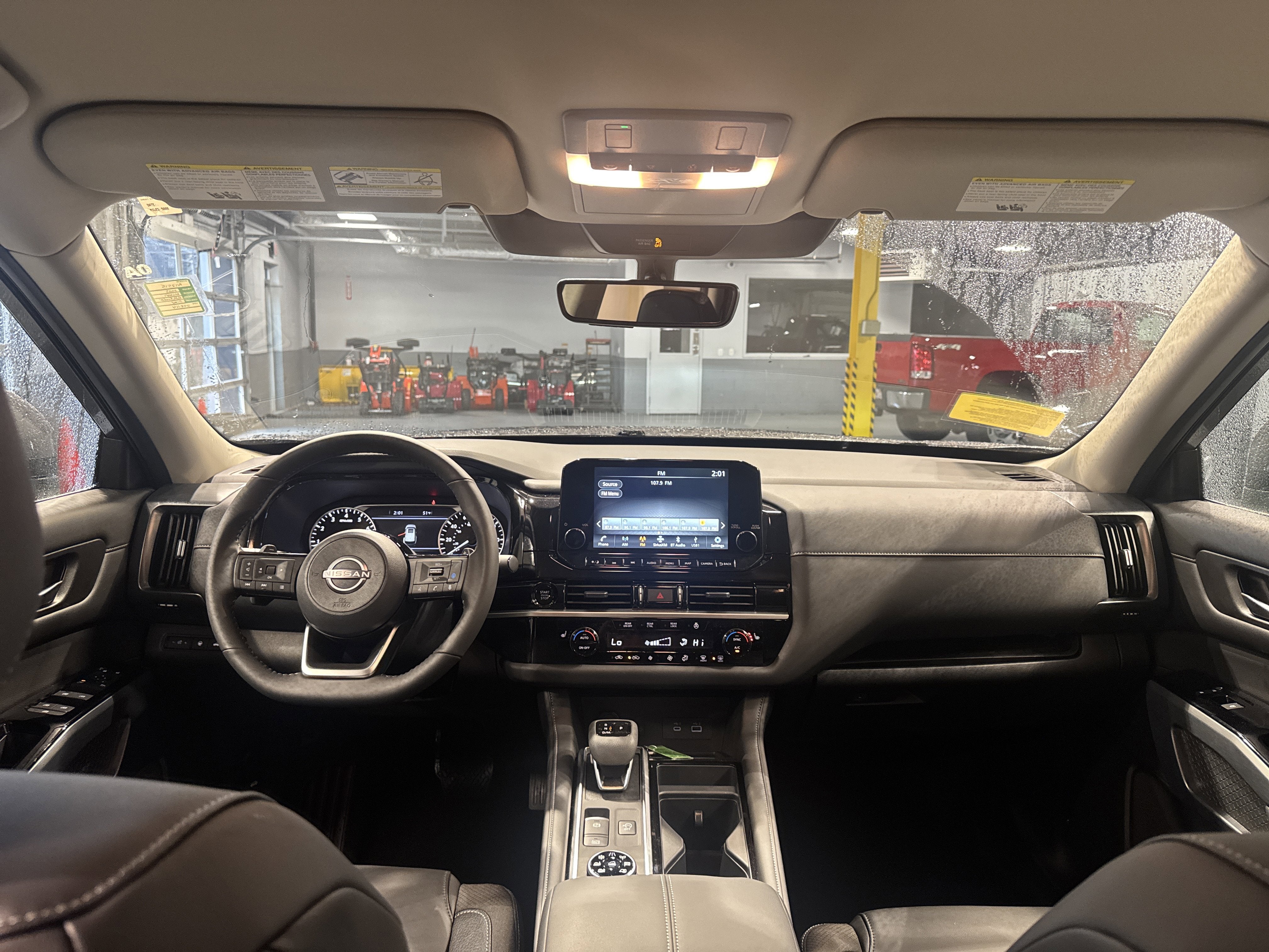 2025 Nissan Pathfinder SL