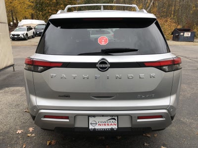 2025 Nissan Pathfinder SL