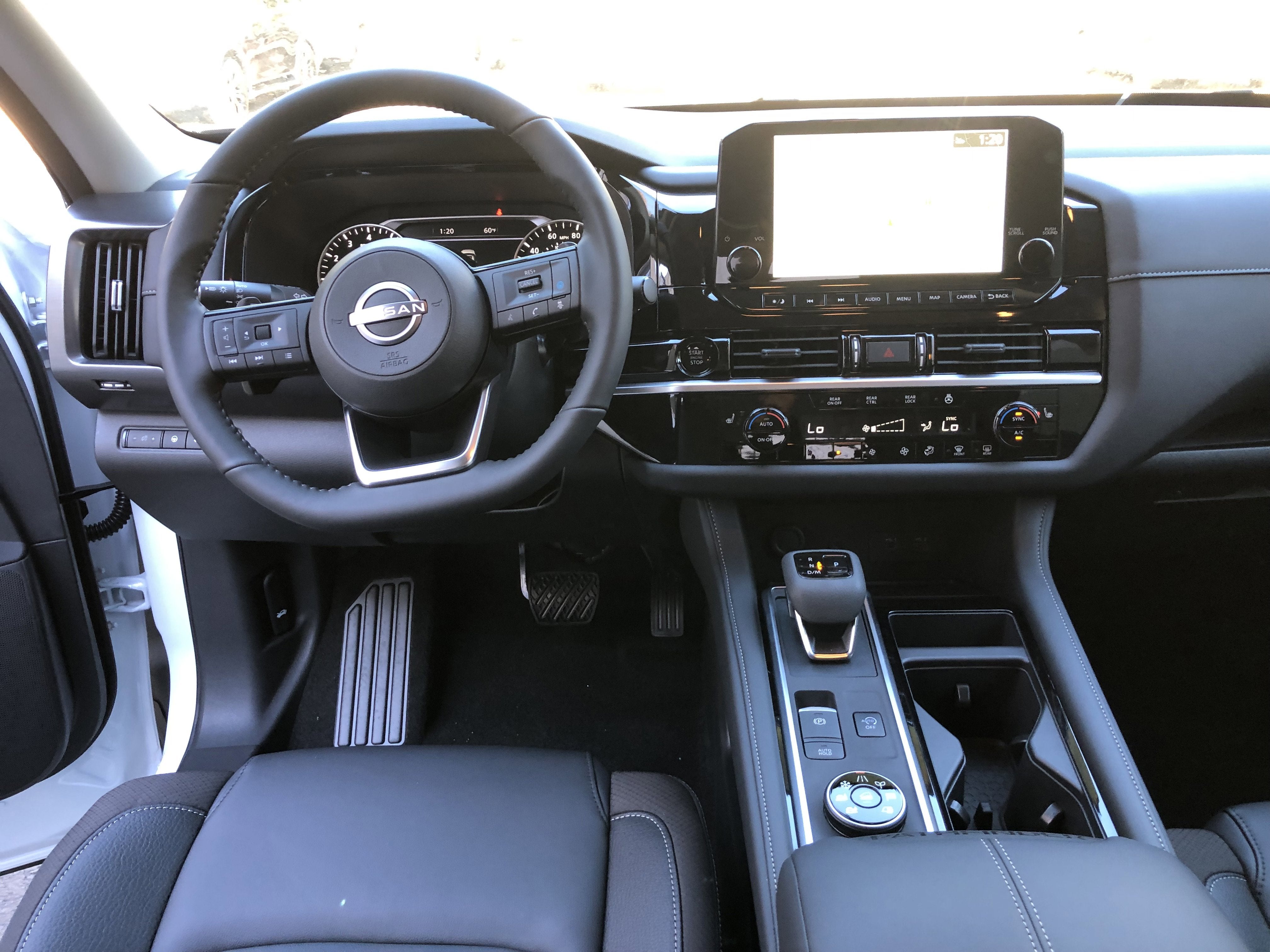 2025 Nissan Pathfinder SL