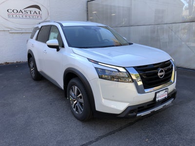 2025 Nissan Pathfinder SL