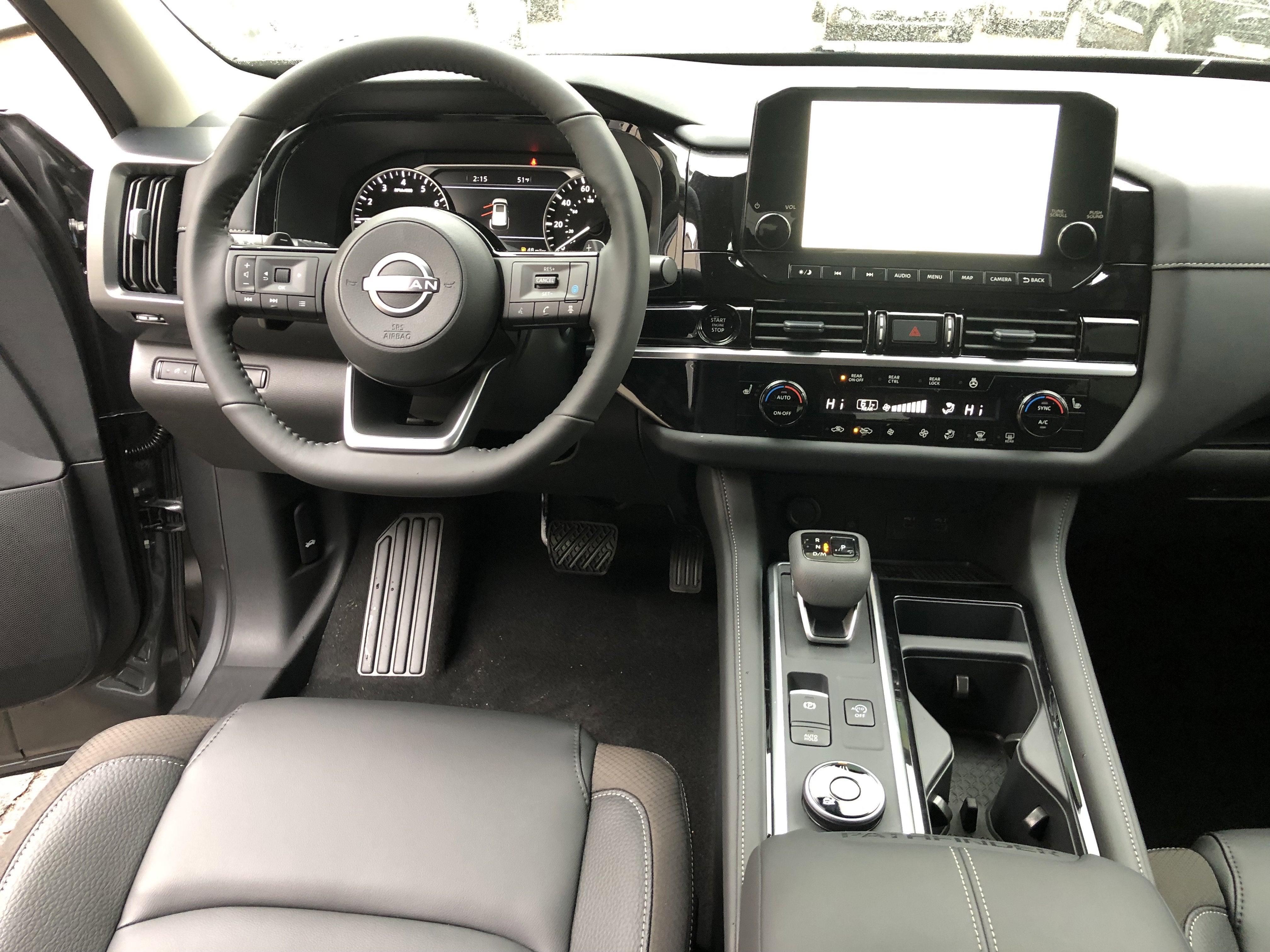 2025 Nissan Pathfinder SL