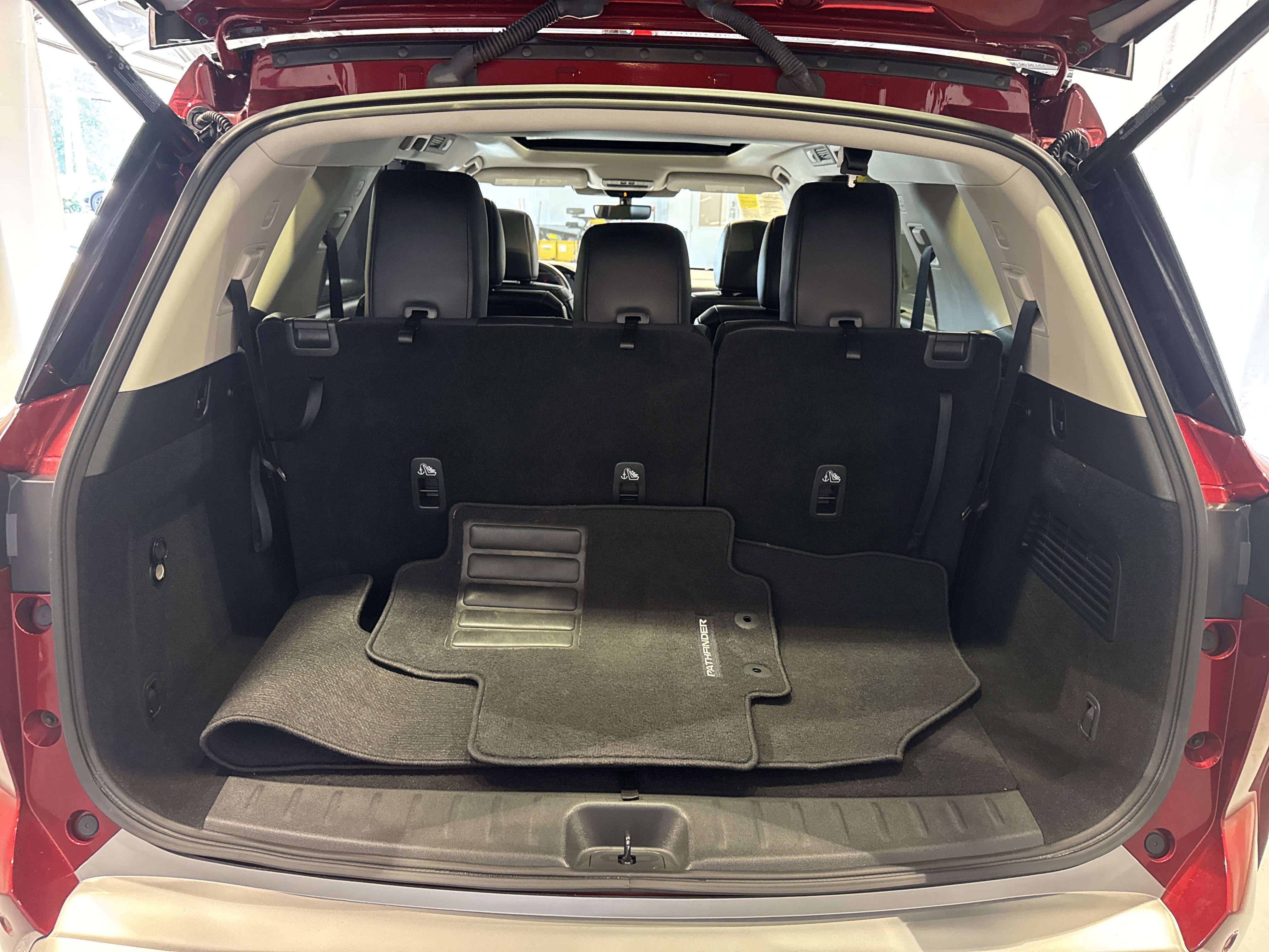 2024 Nissan Pathfinder SL W/Premium & Black Appearance Package