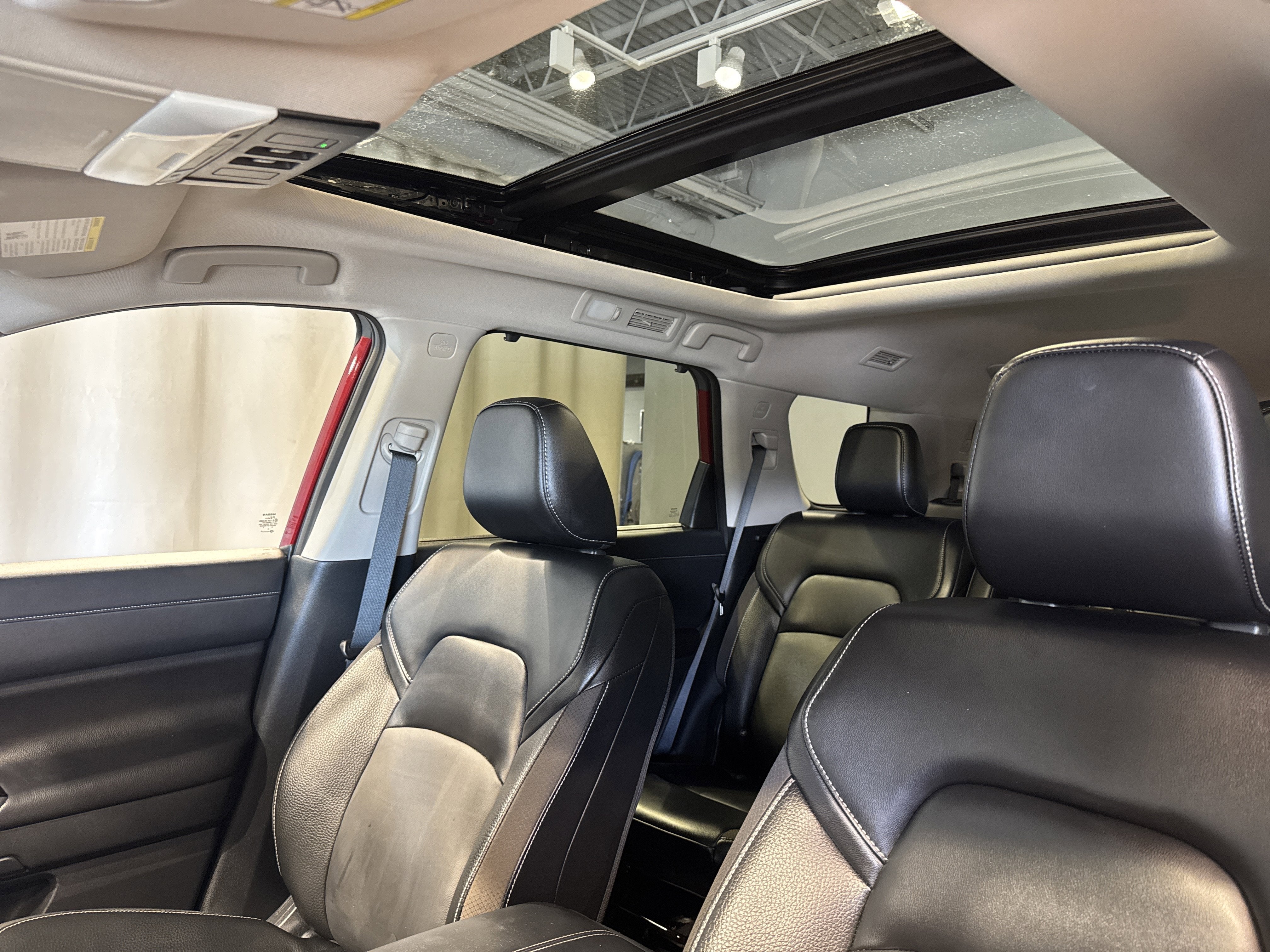 2024 Nissan Pathfinder SL W/Premium & Black Appearance Package
