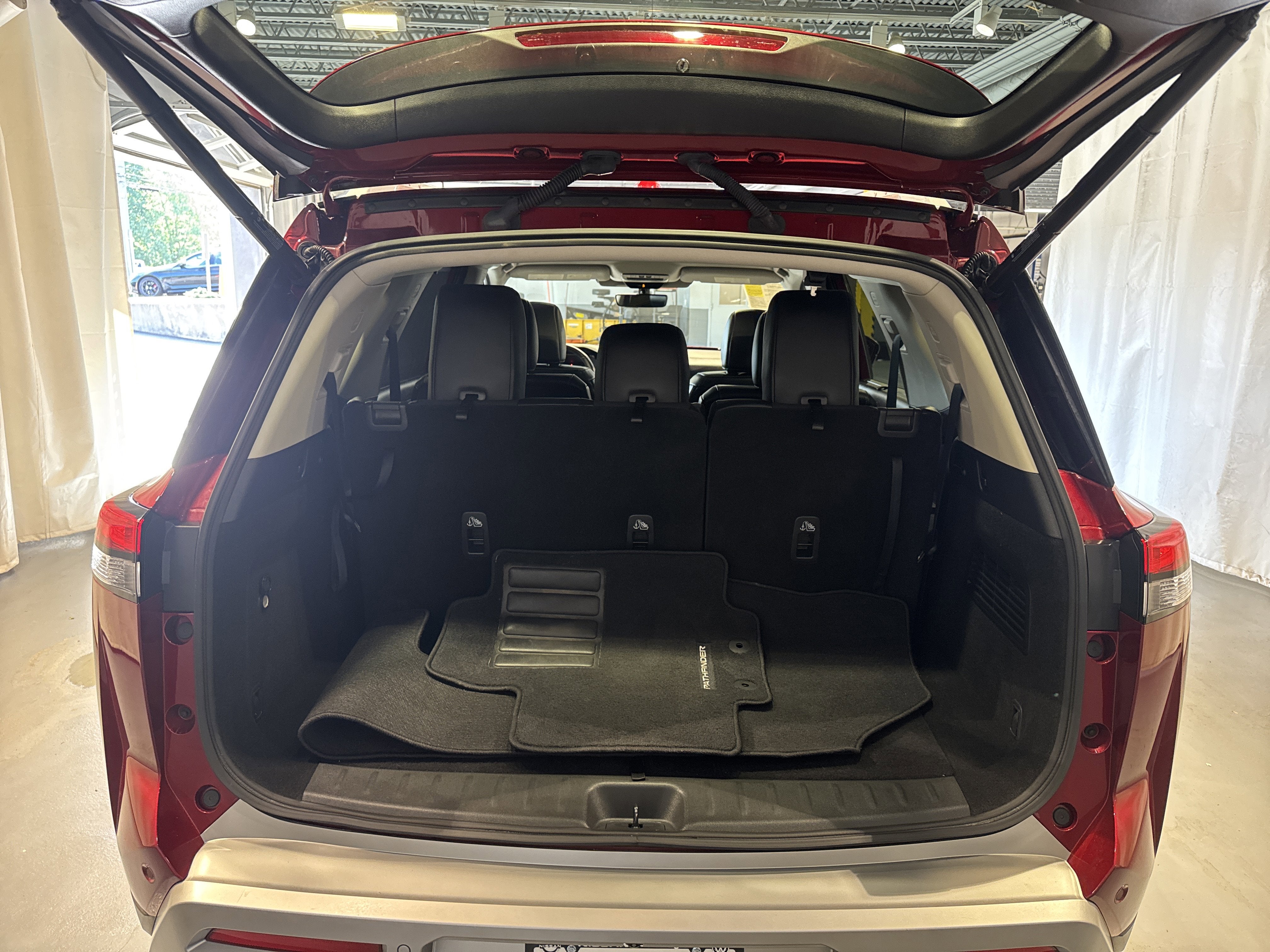 2024 Nissan Pathfinder SL W/Premium & Black Appearance Package