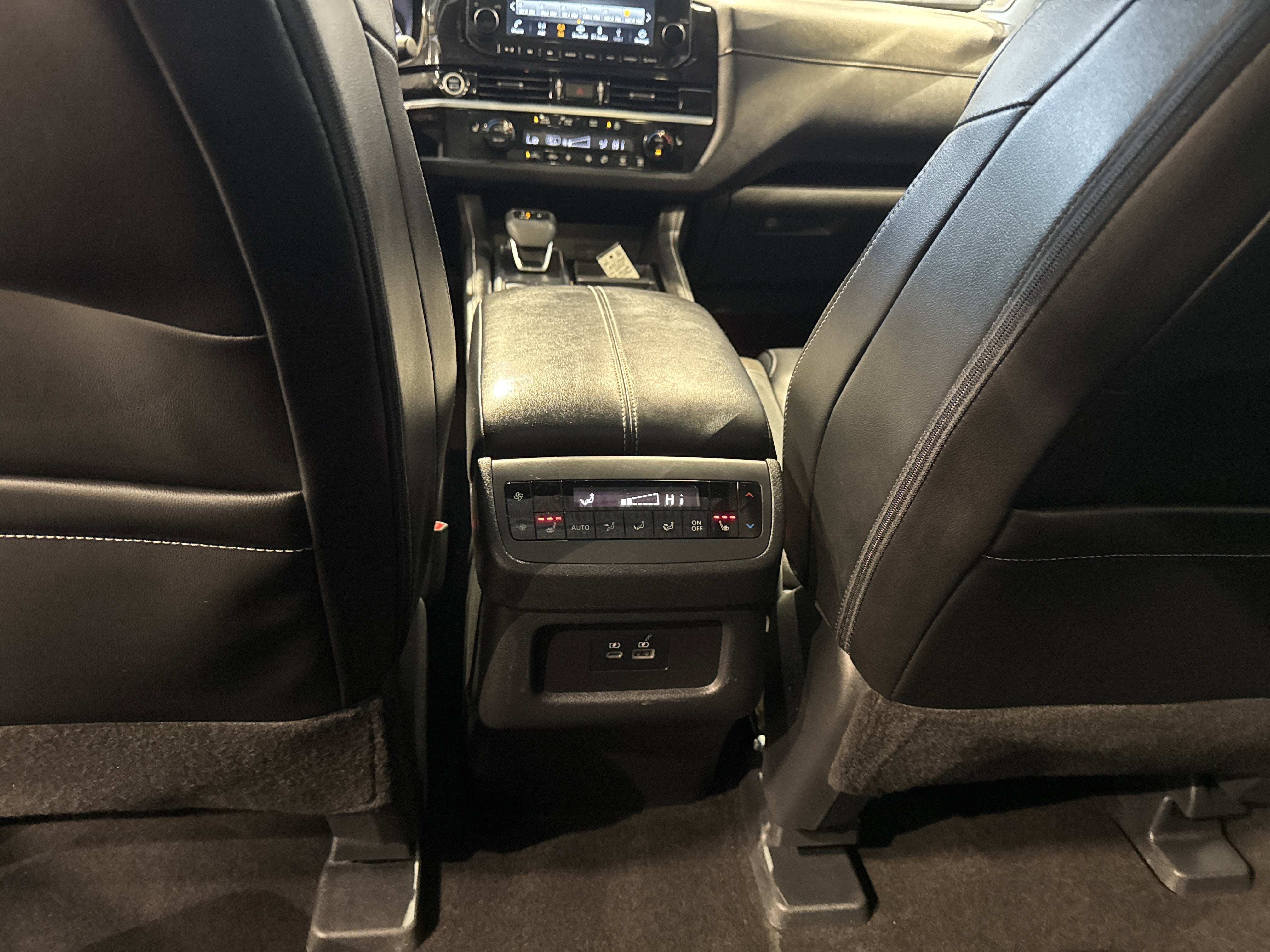2024 Nissan Pathfinder SL W/Premium & Black Appearance Package