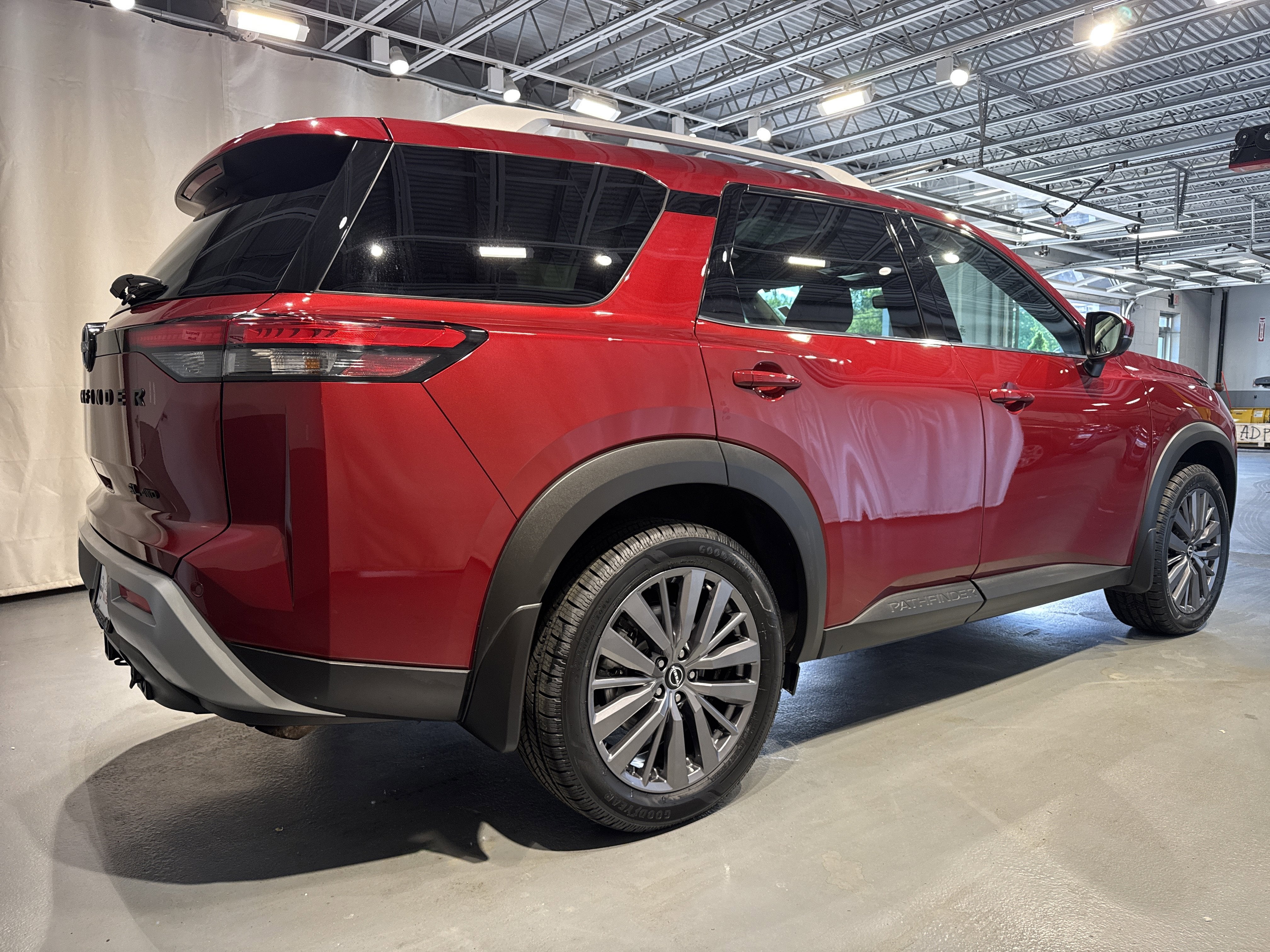 2024 Nissan Pathfinder SL W/Premium & Black Appearance Package