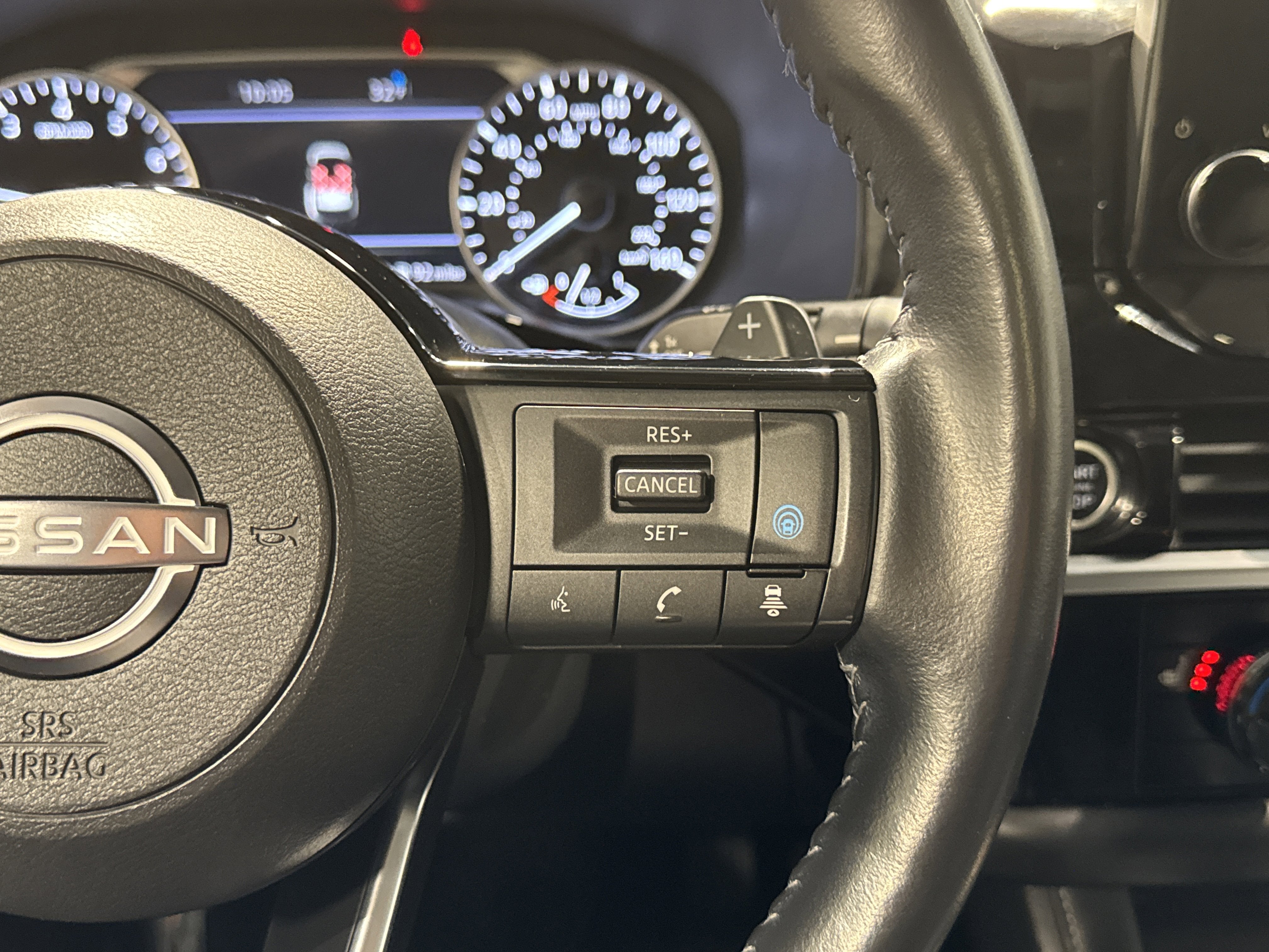 2023 Nissan Pathfinder SL W/Premium Package