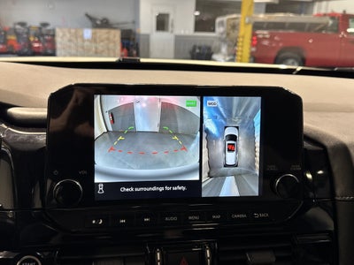 2023 Nissan Pathfinder SL W/Premium Package