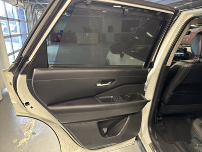 2023 Nissan Pathfinder SL W/Premium Package