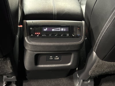 2023 Nissan Pathfinder SL W/Premium Package