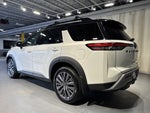 2023 Nissan Pathfinder SL W/Premium Package
