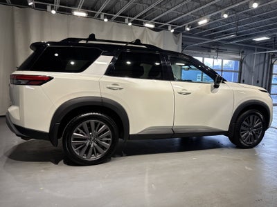 2023 Nissan Pathfinder SL W/Premium Package
