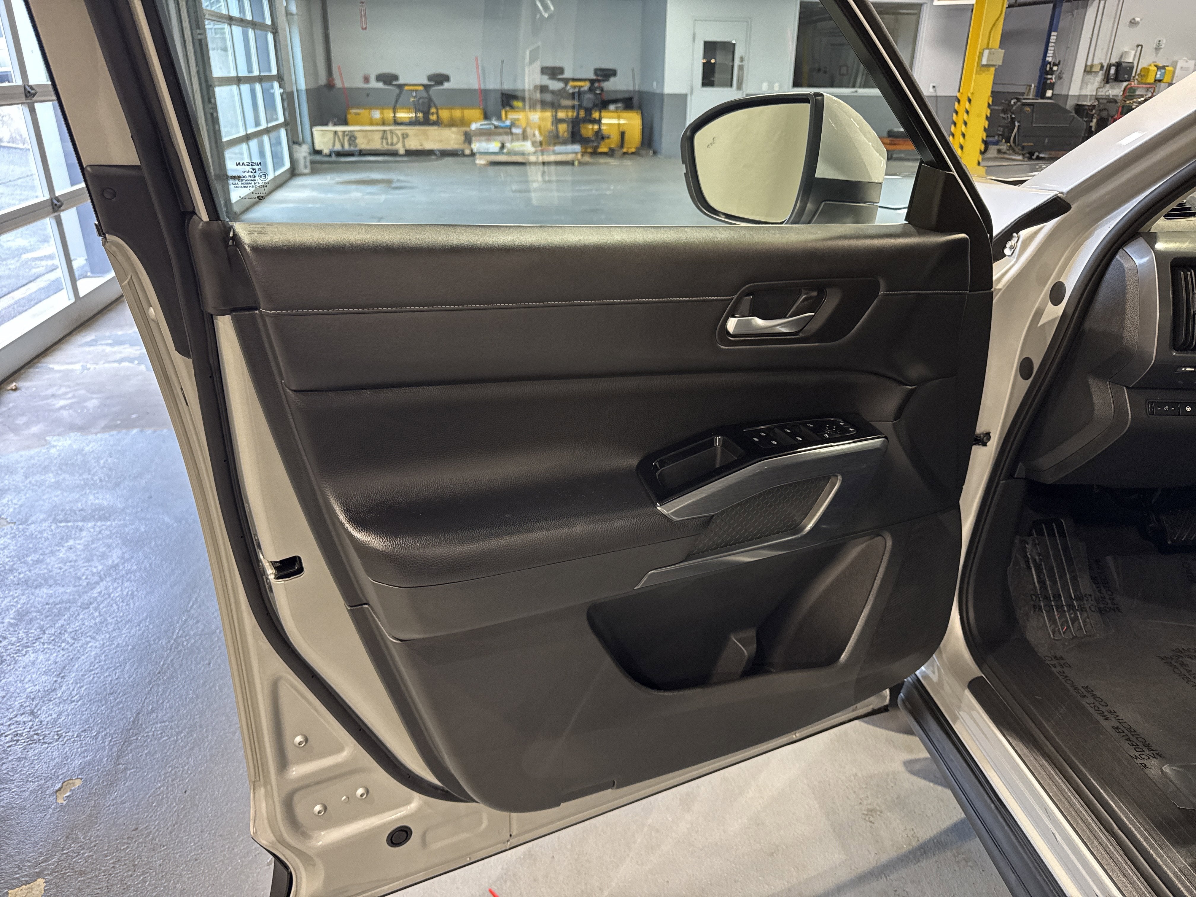 2023 Nissan Pathfinder SL W/Premium Package