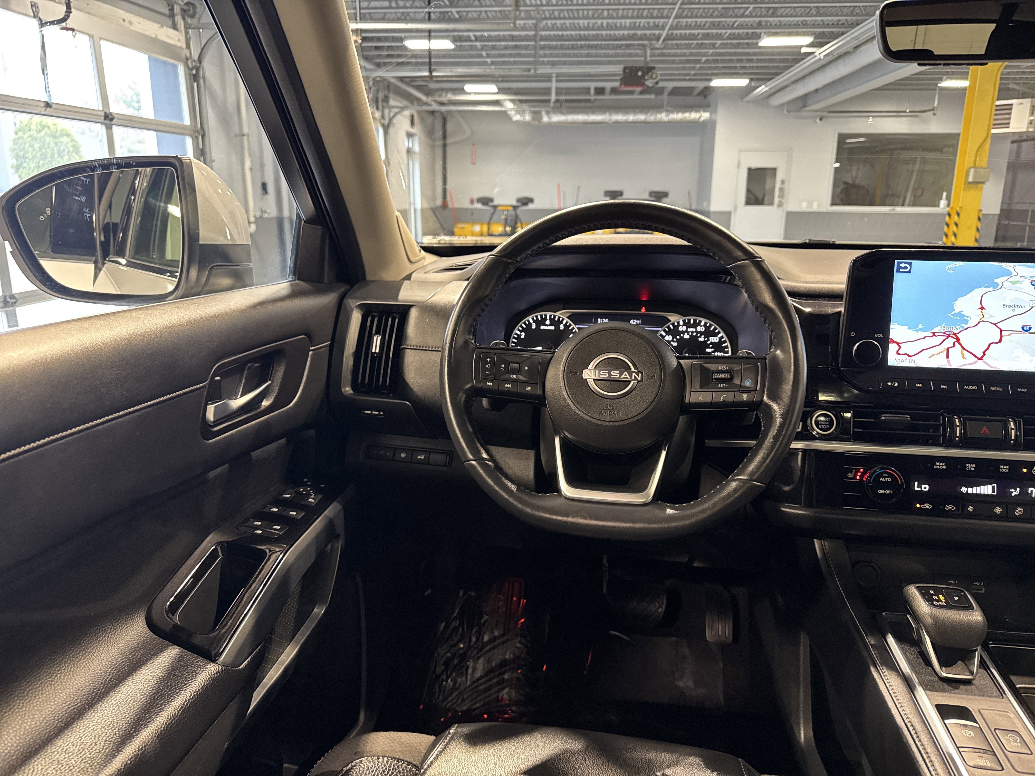 2023 Nissan Pathfinder SL W/Premium Package