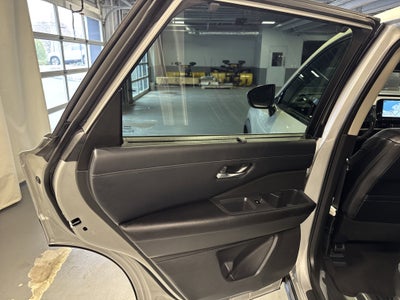 2023 Nissan Pathfinder SL W/Premium Package