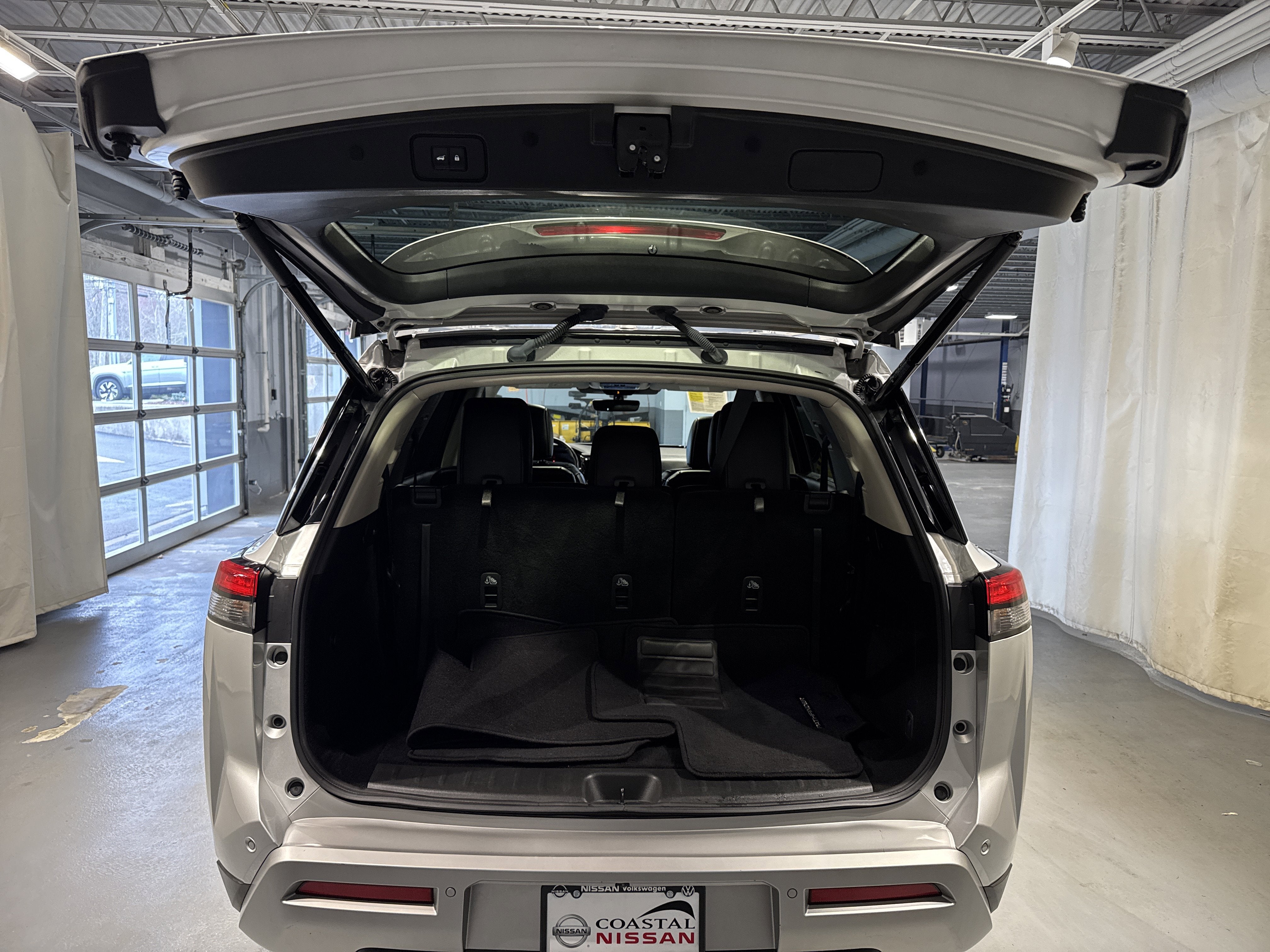2023 Nissan Pathfinder SL W/Premium Package