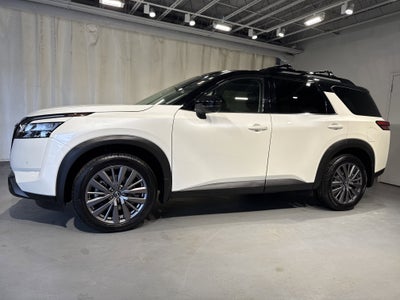 2023 Nissan Pathfinder SL W/Premium Package
