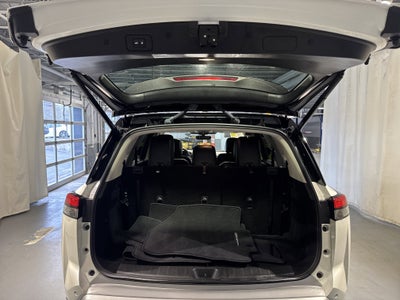 2023 Nissan Pathfinder SL W/Premium Package