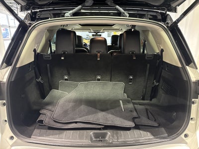 2023 Nissan Pathfinder SL W/Premium Package