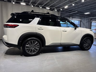 2023 Nissan Pathfinder SL W/Premium Package
