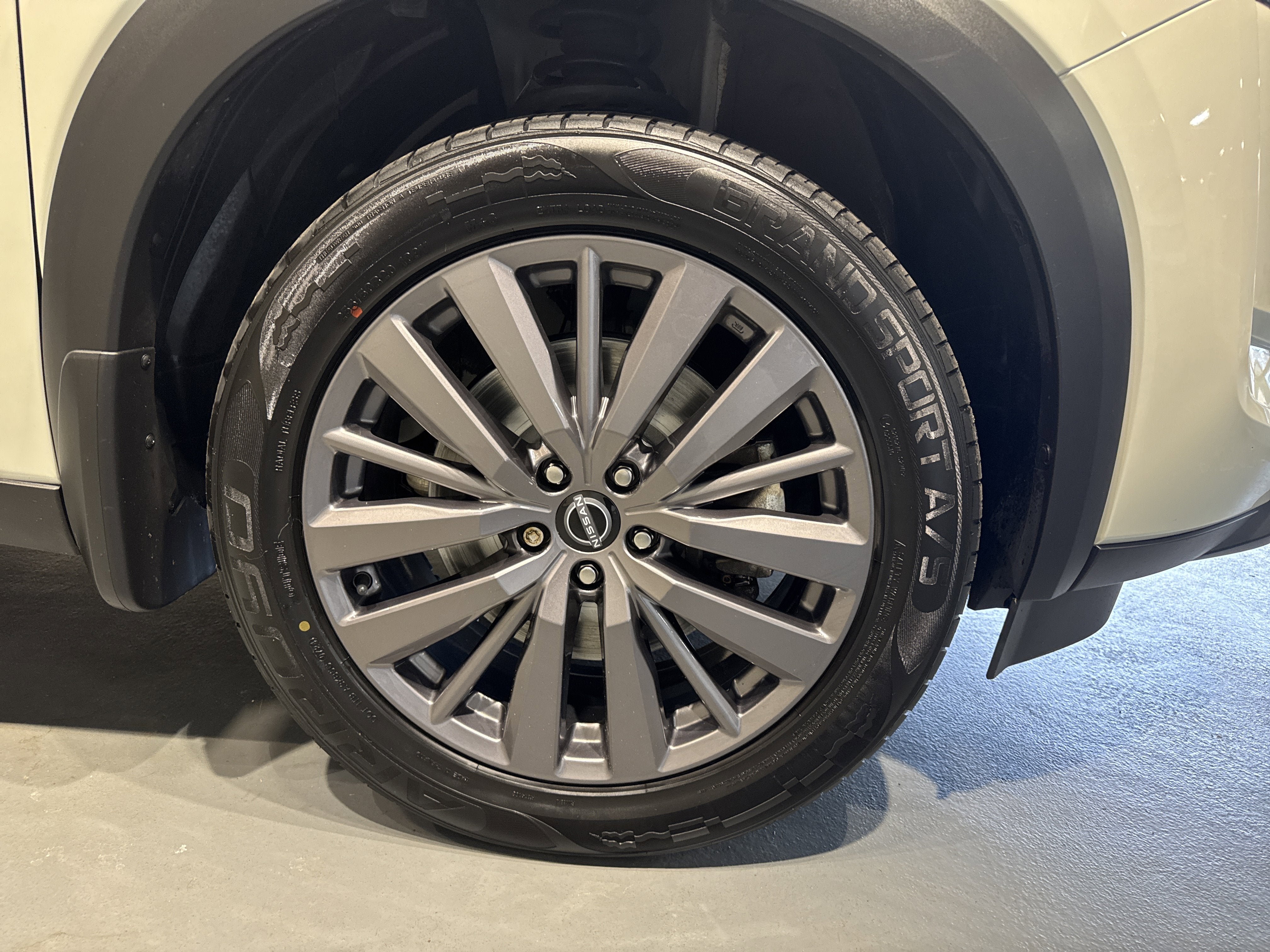 2023 Nissan Pathfinder SL W/Premium Package