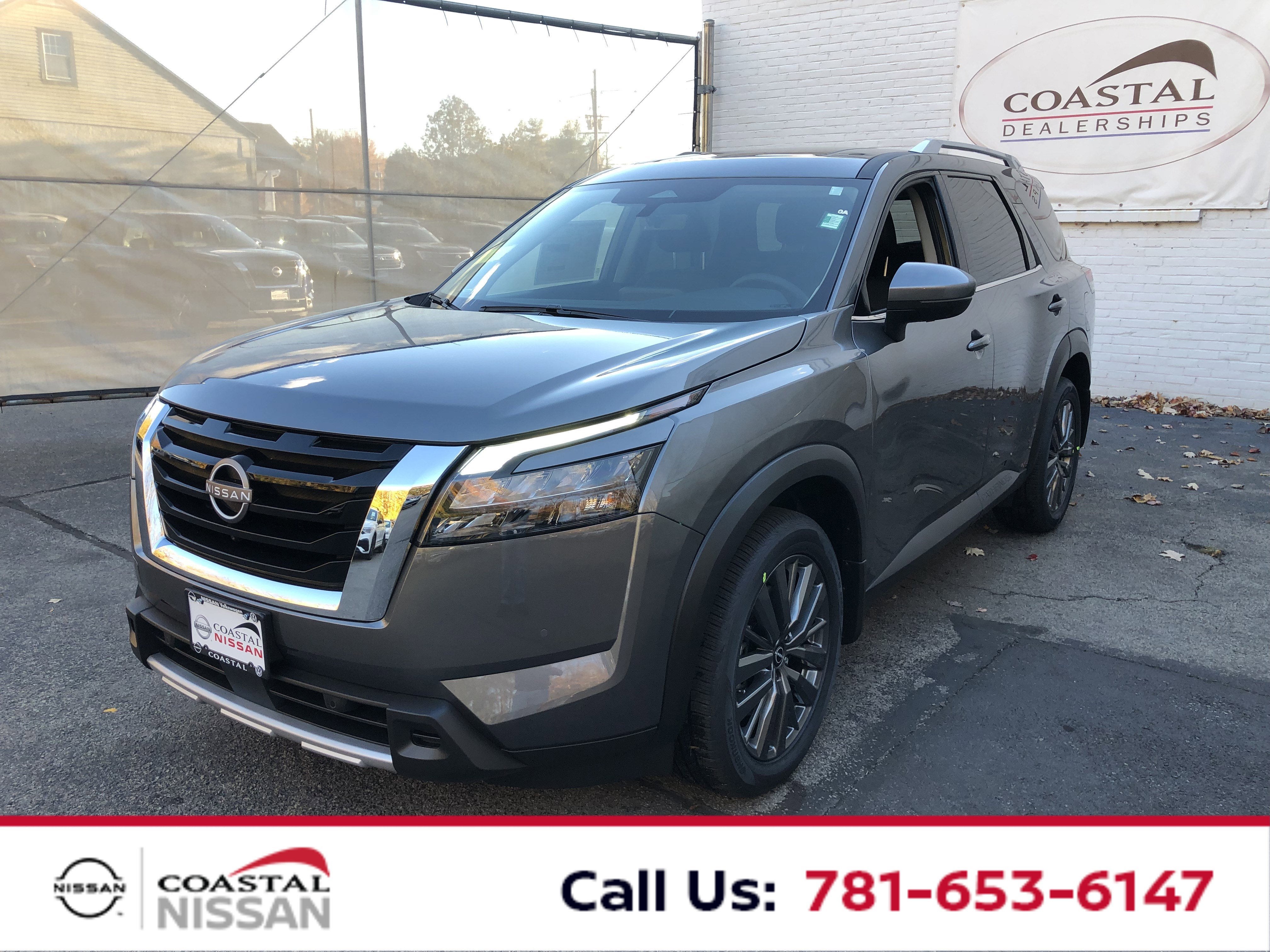 2025 Nissan Pathfinder SL