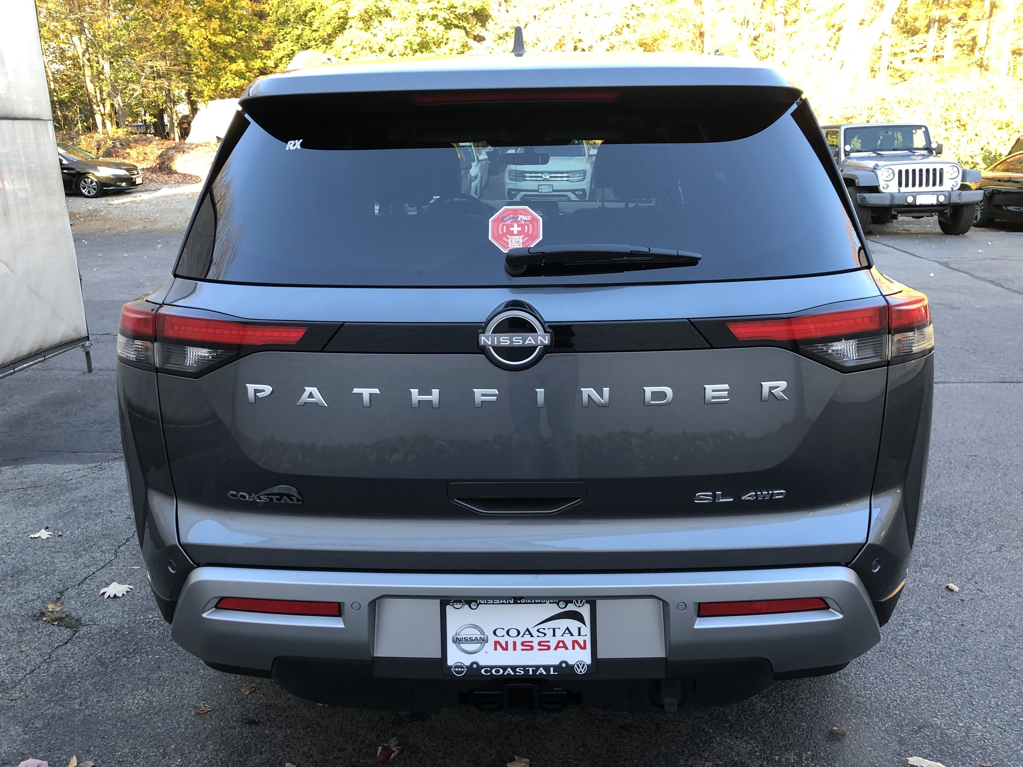 2025 Nissan Pathfinder SL