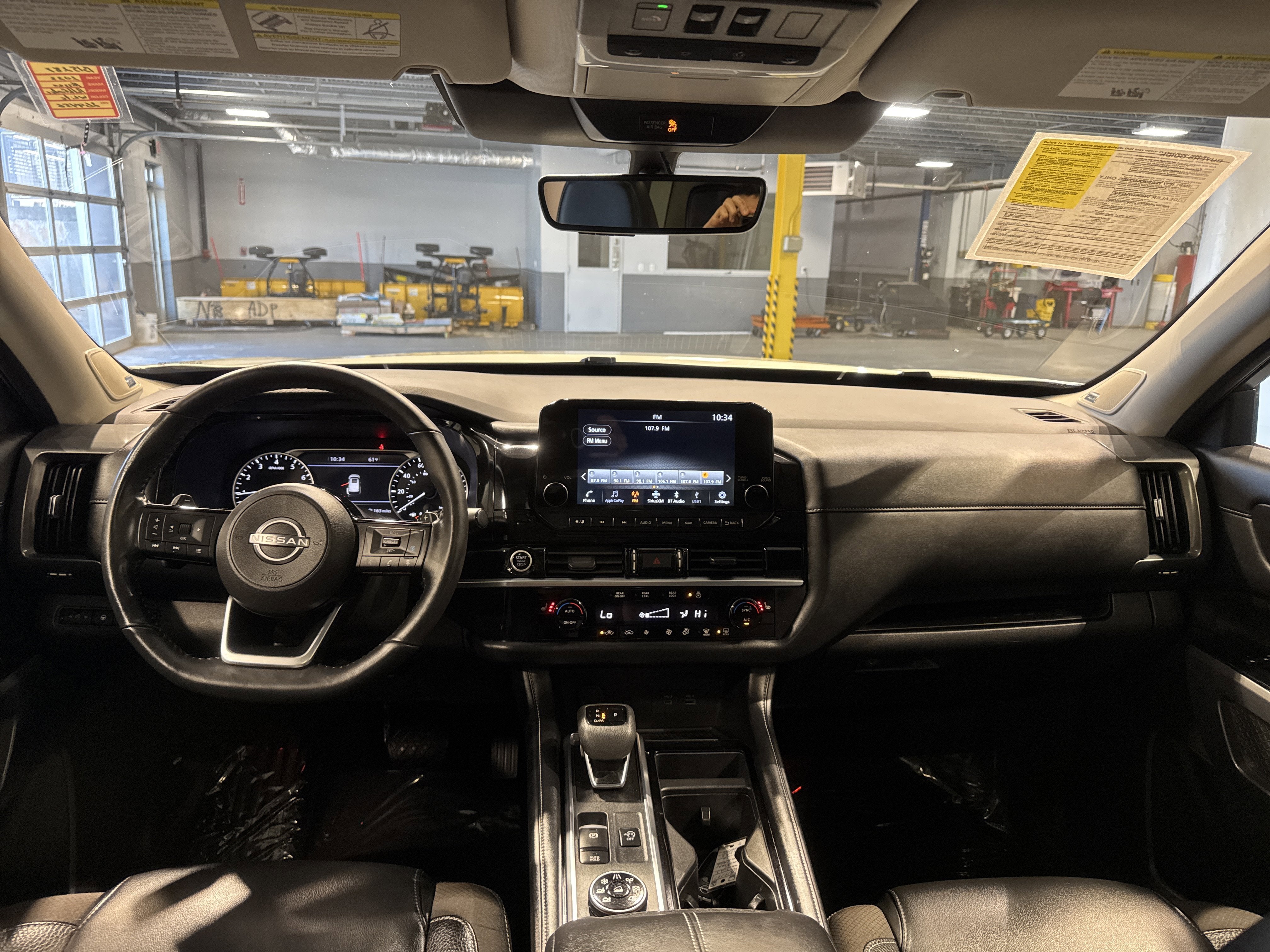2023 Nissan Pathfinder SL W/Premium Package