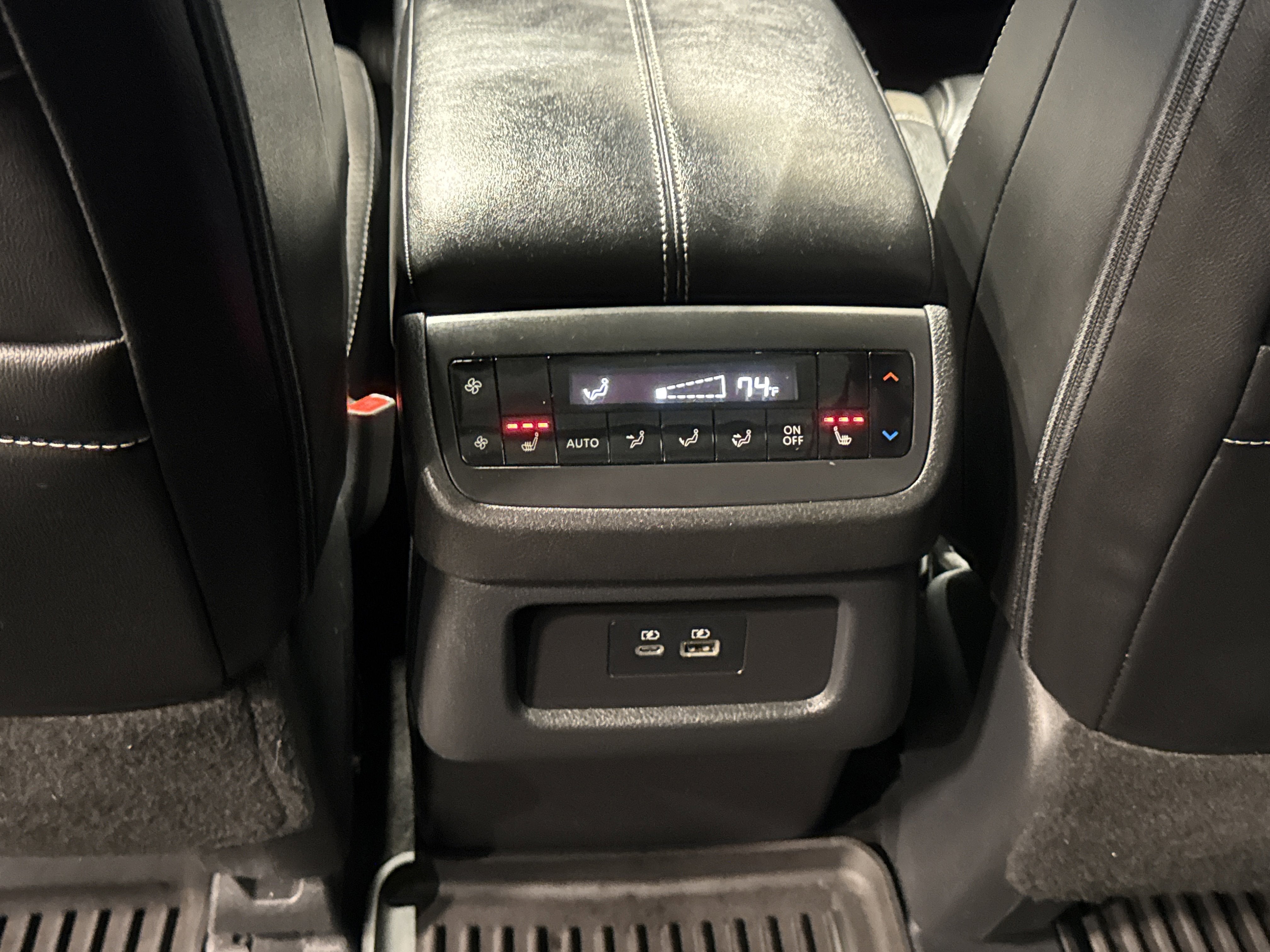 2023 Nissan Pathfinder SL W/Premium Package