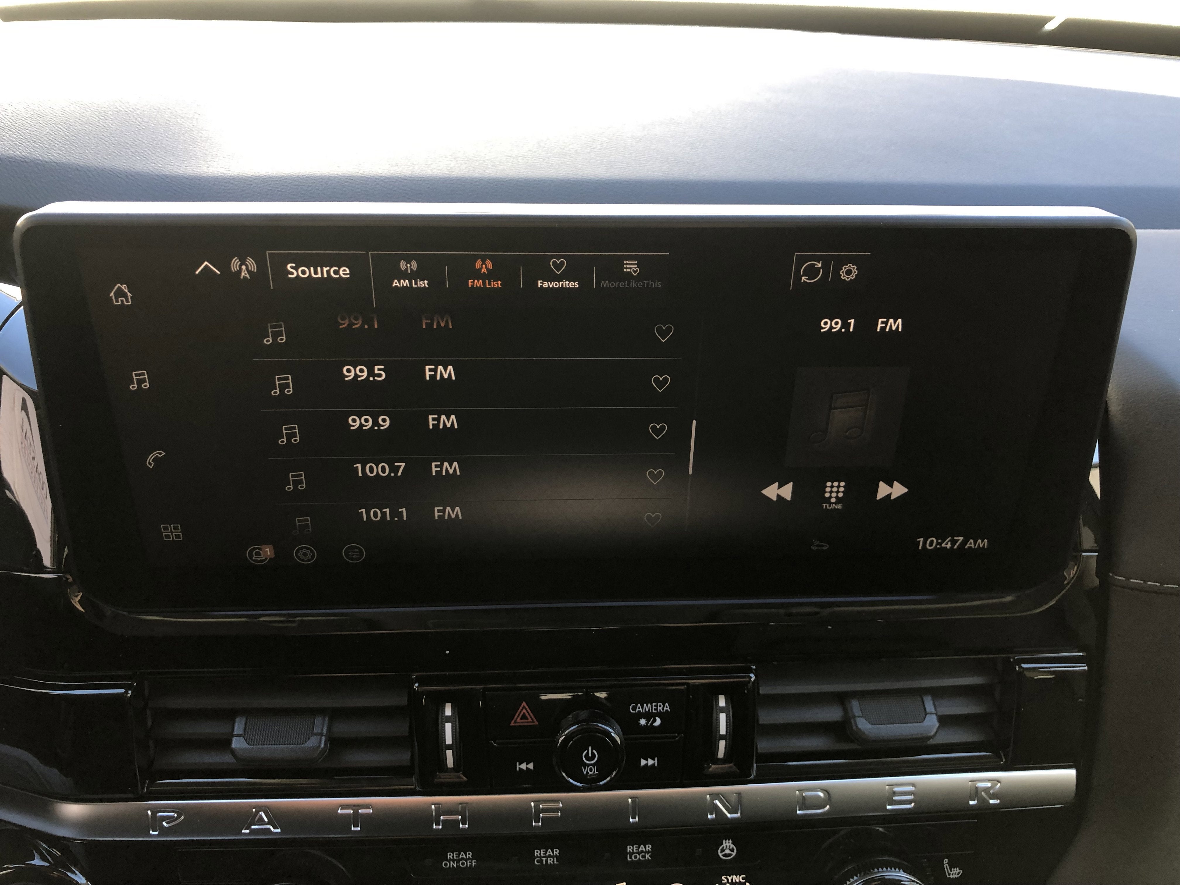 2026 Nissan Pathfinder SL