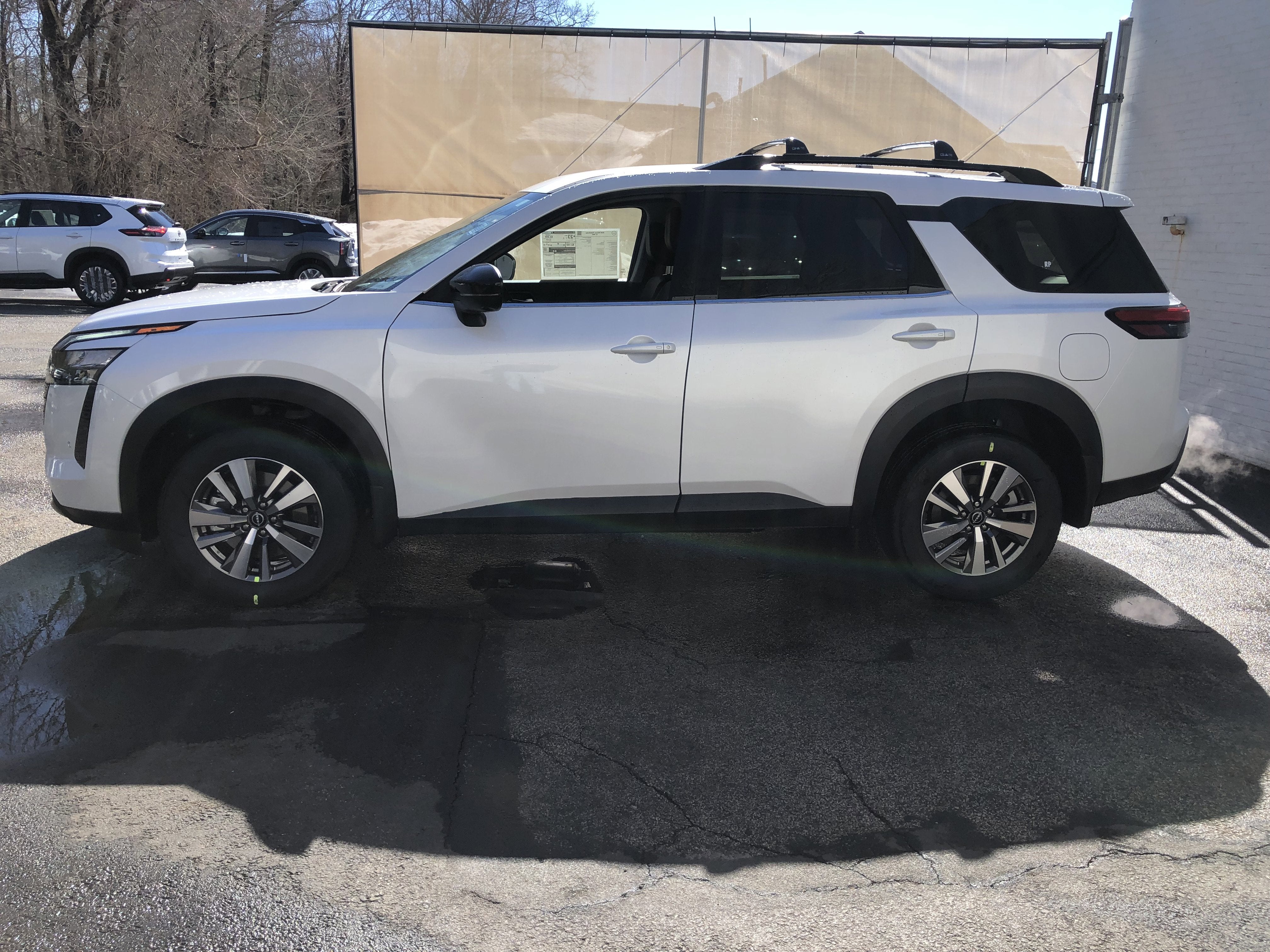 2026 Nissan Pathfinder SL