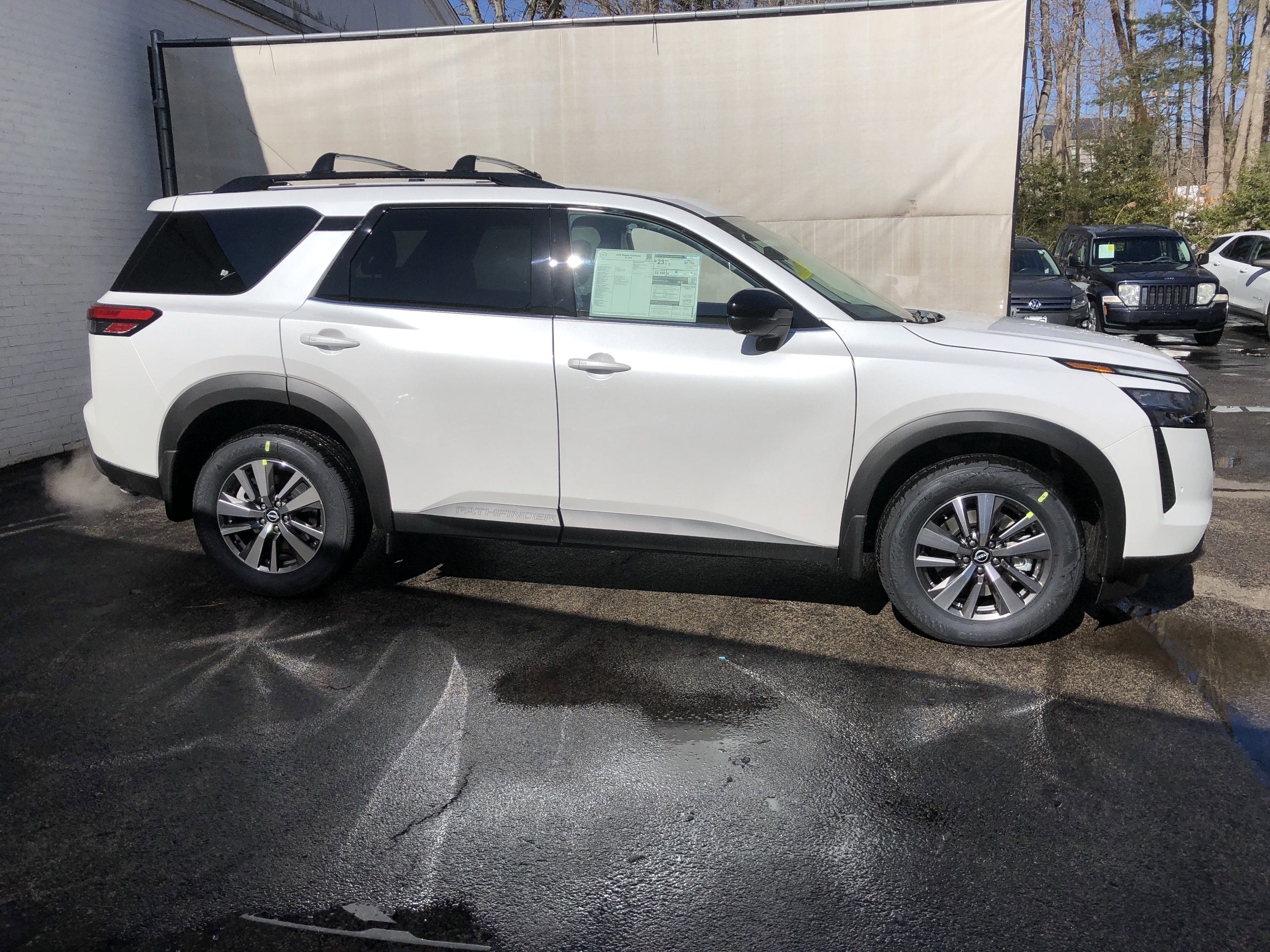 2026 Nissan Pathfinder SL