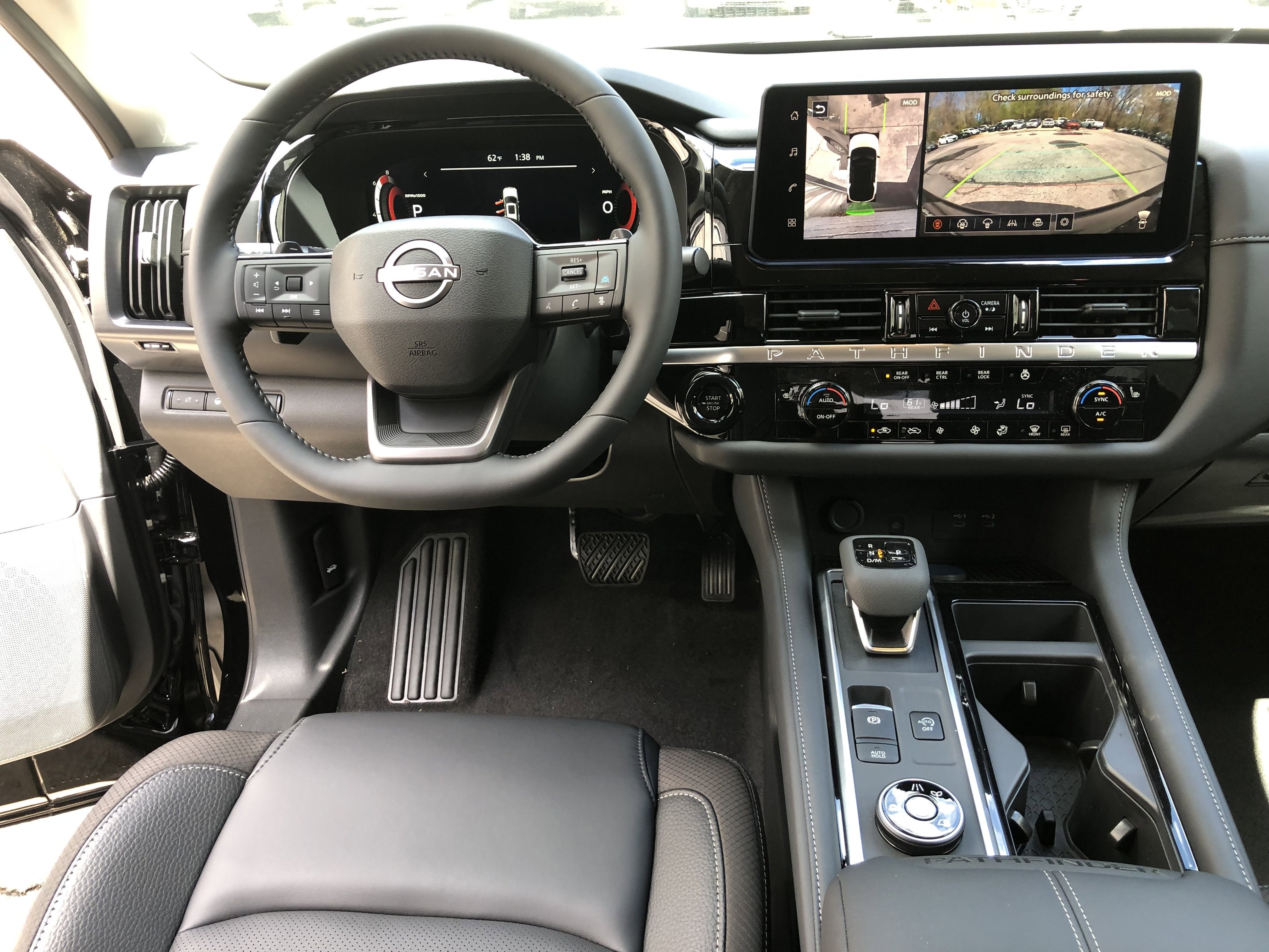2026 Nissan Pathfinder SL