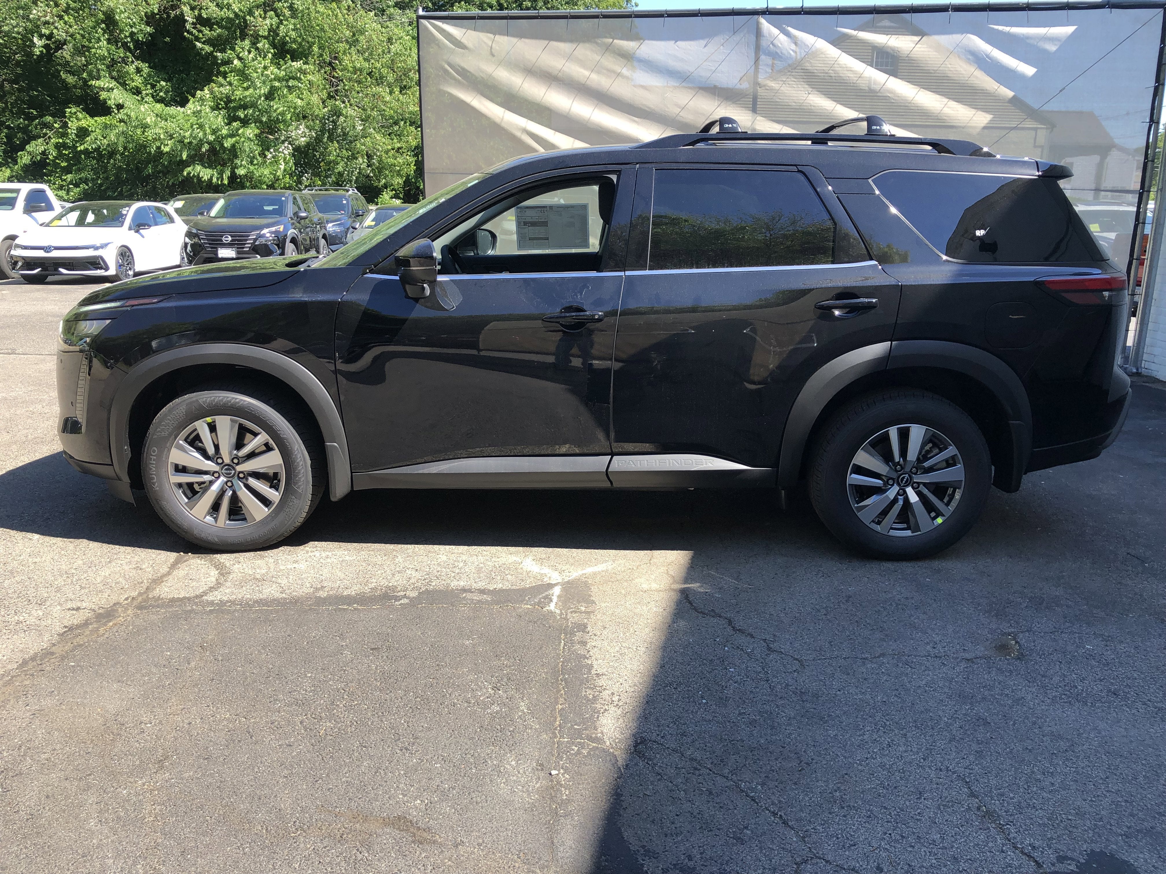2026 Nissan Pathfinder SL