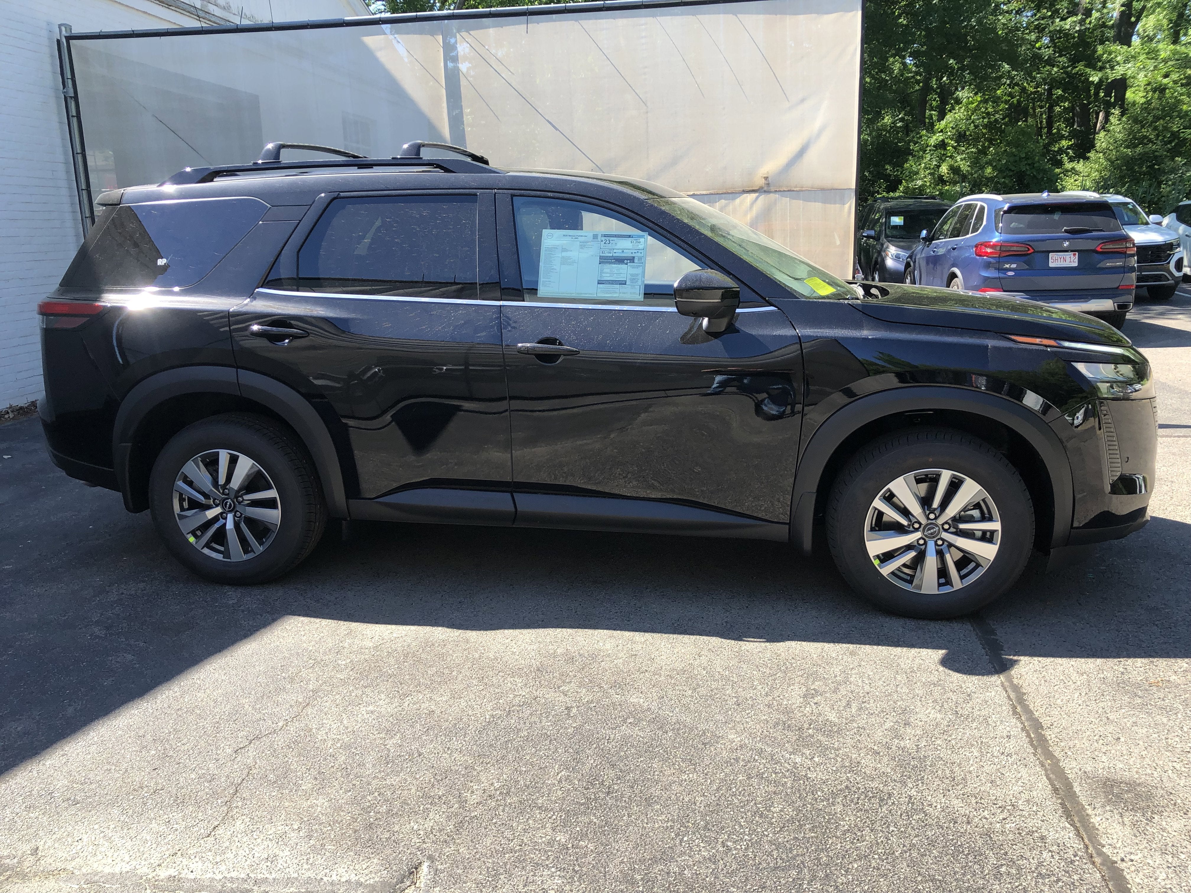 2026 Nissan Pathfinder SL