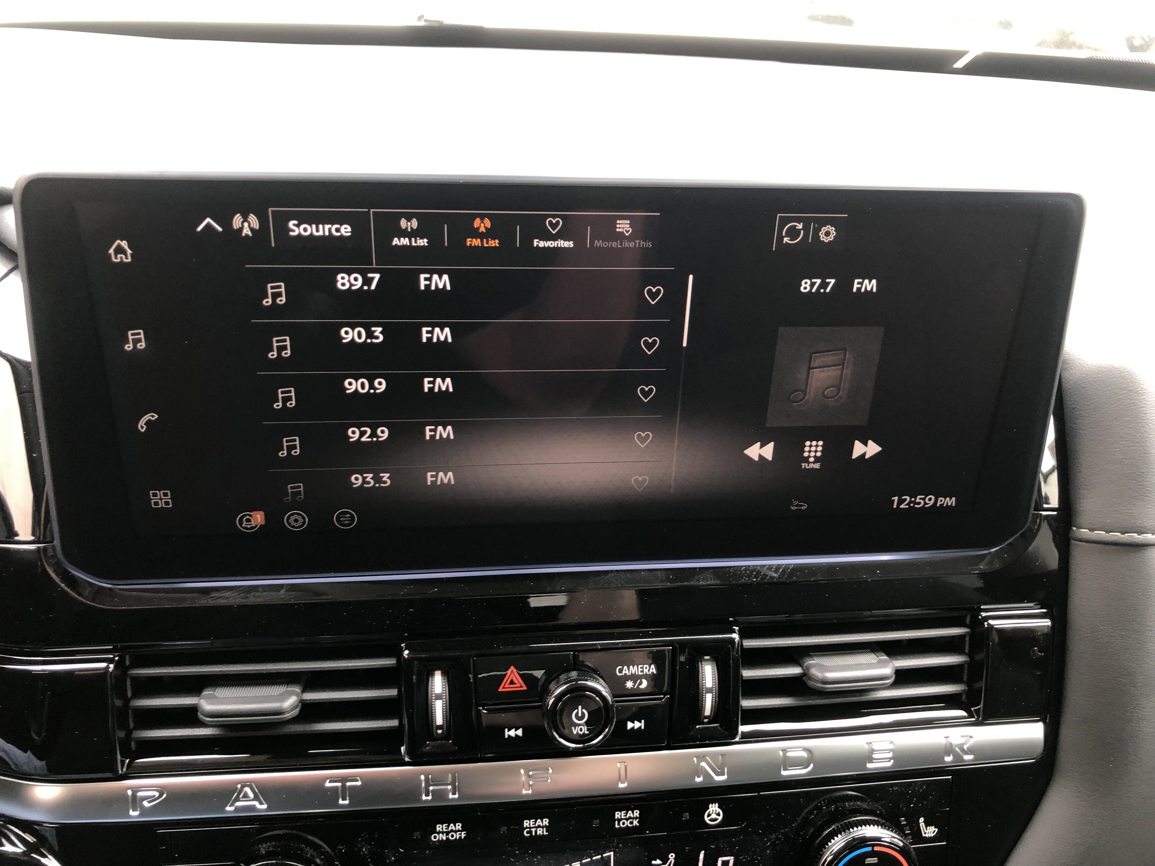 2026 Nissan Pathfinder SL