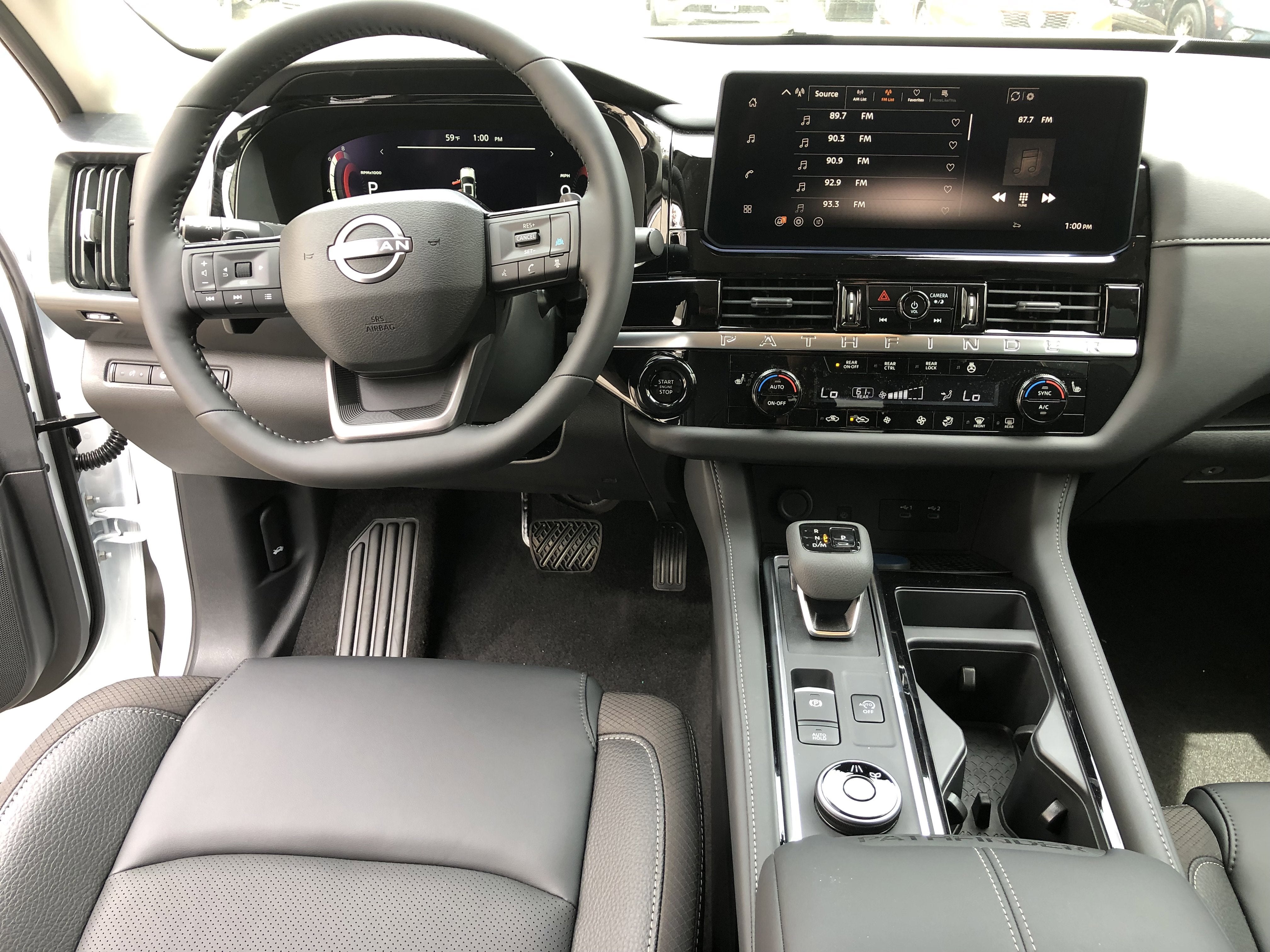 2026 Nissan Pathfinder SL