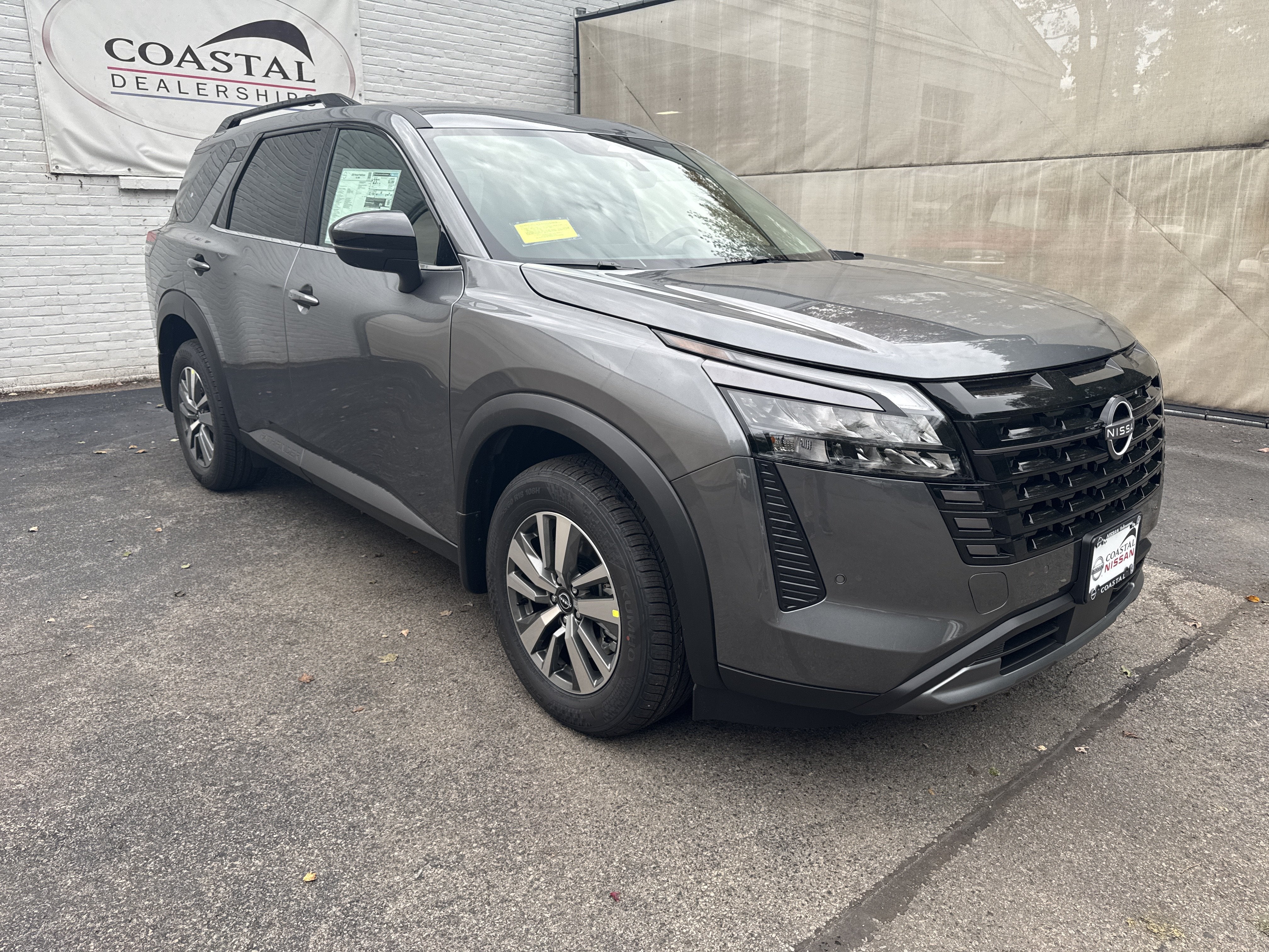 2026 Nissan Pathfinder SL