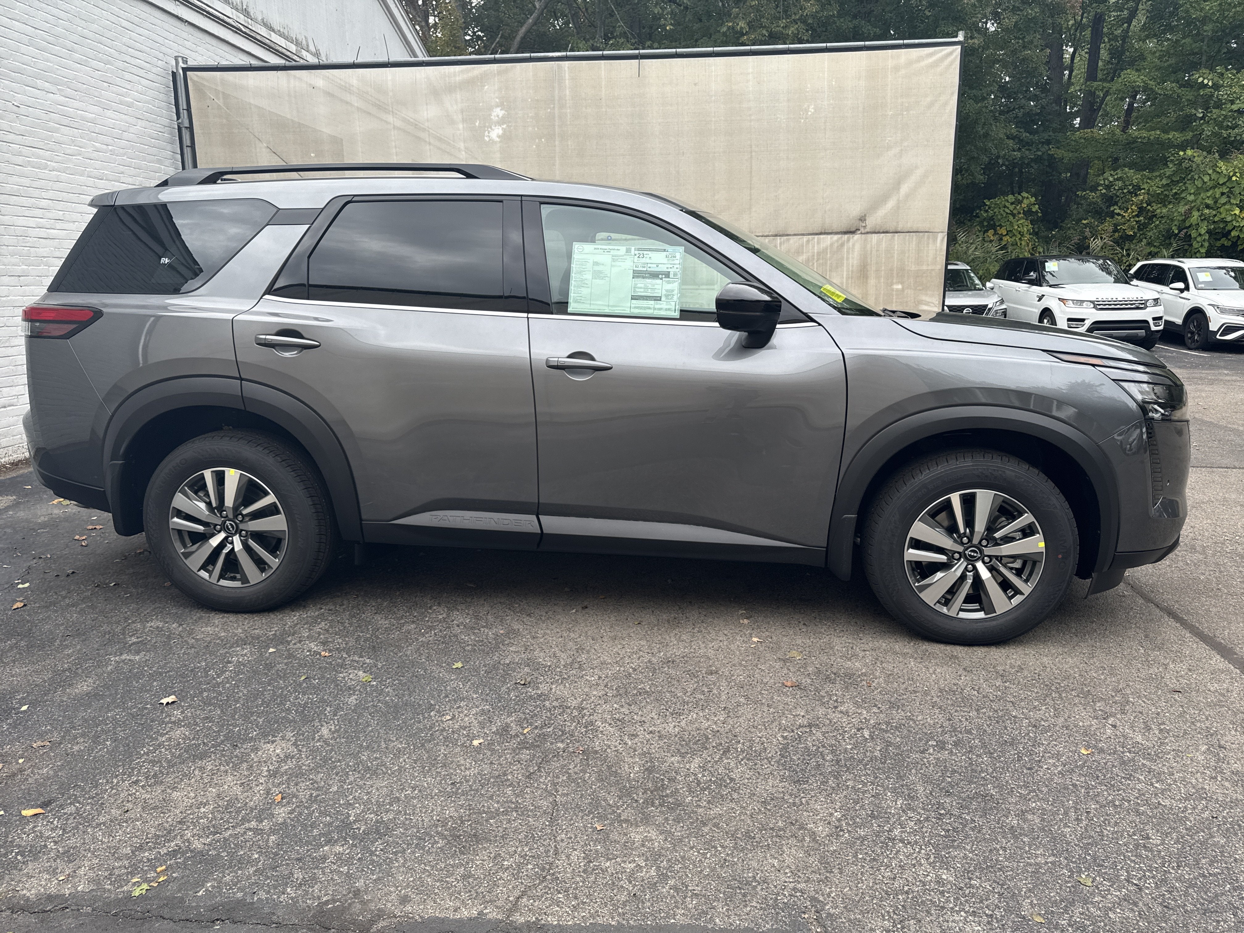2026 Nissan Pathfinder SL