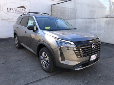 2026 Nissan Pathfinder SL