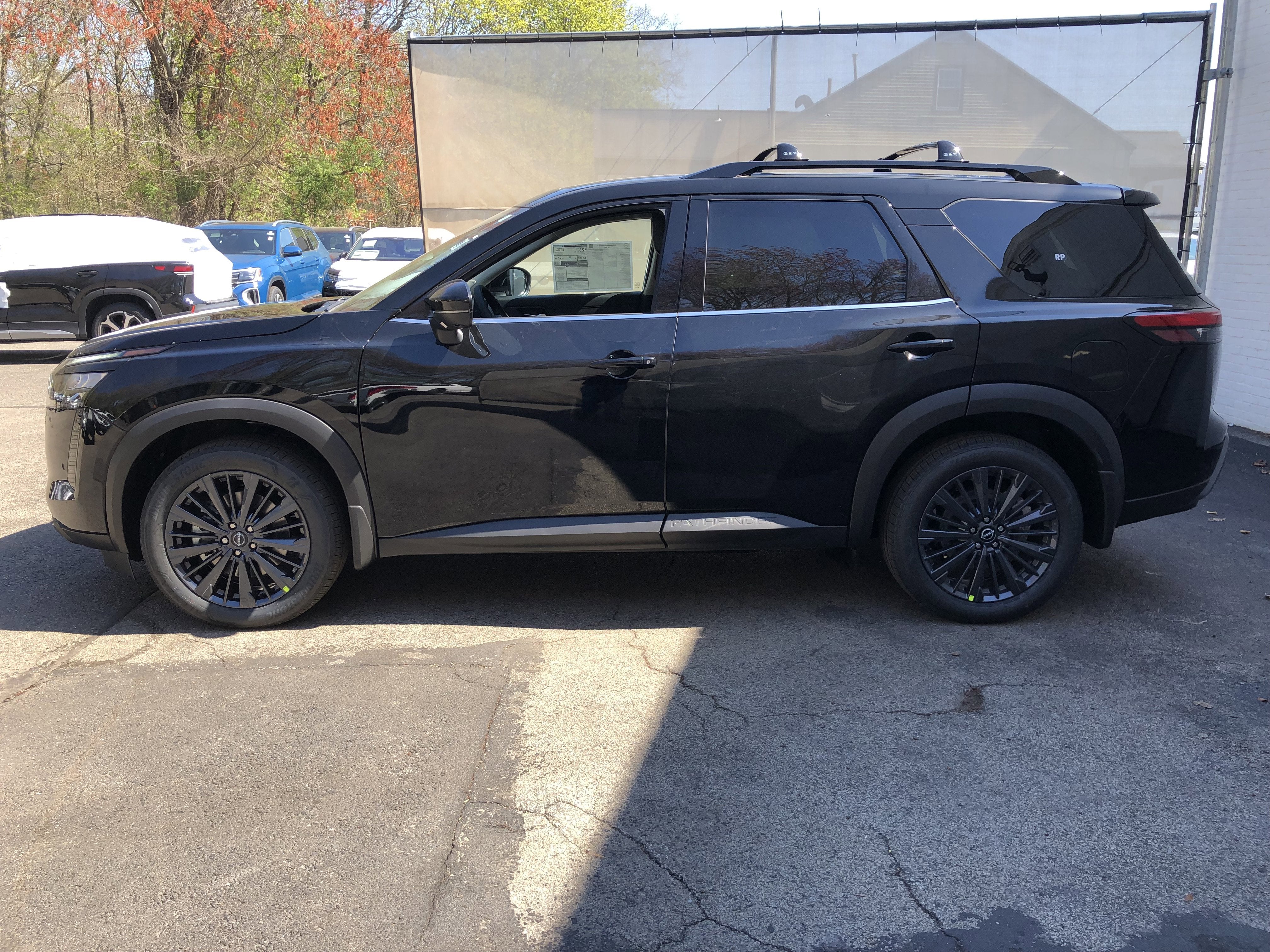 2026 Nissan Pathfinder SL