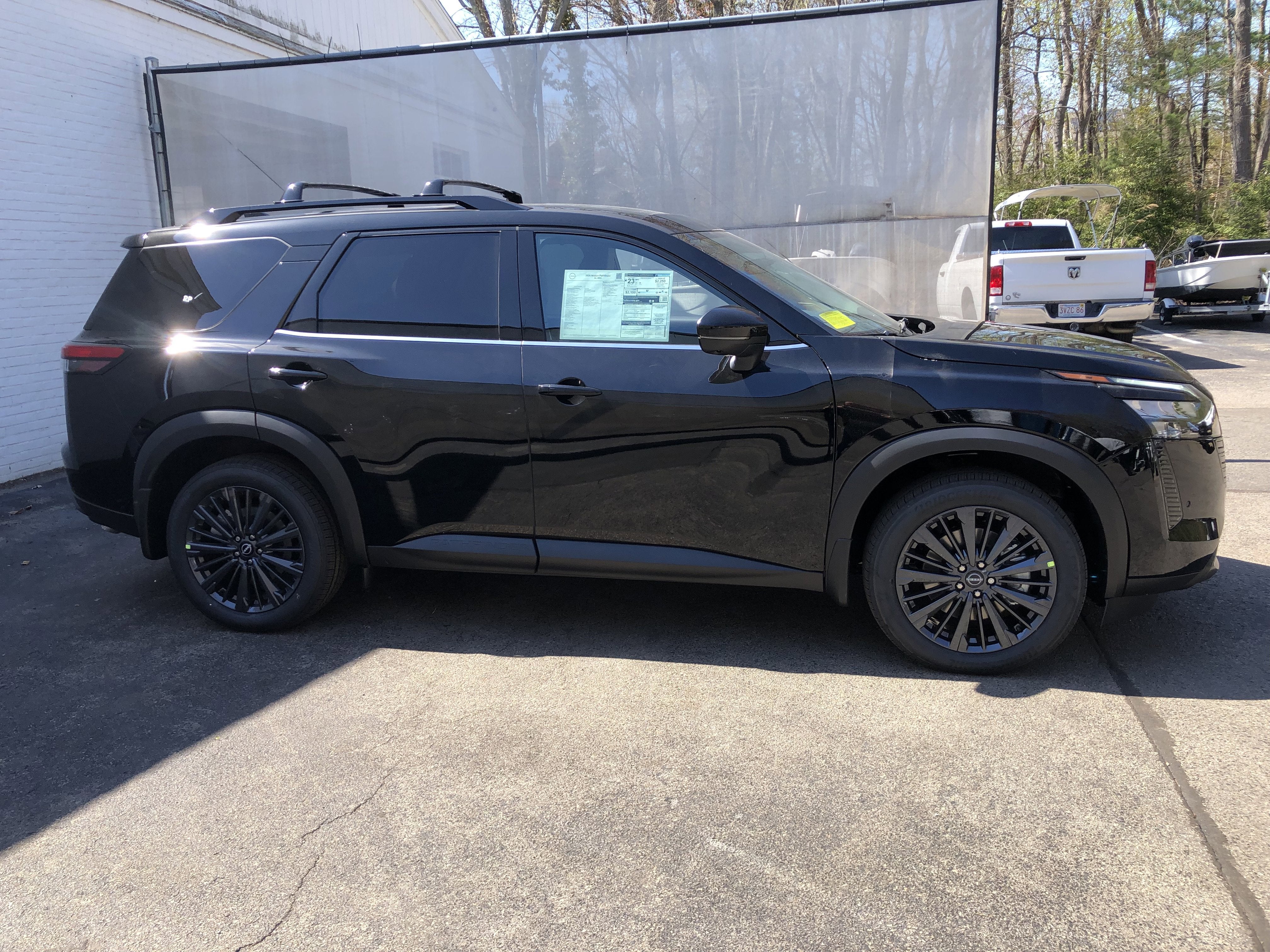 2026 Nissan Pathfinder SL