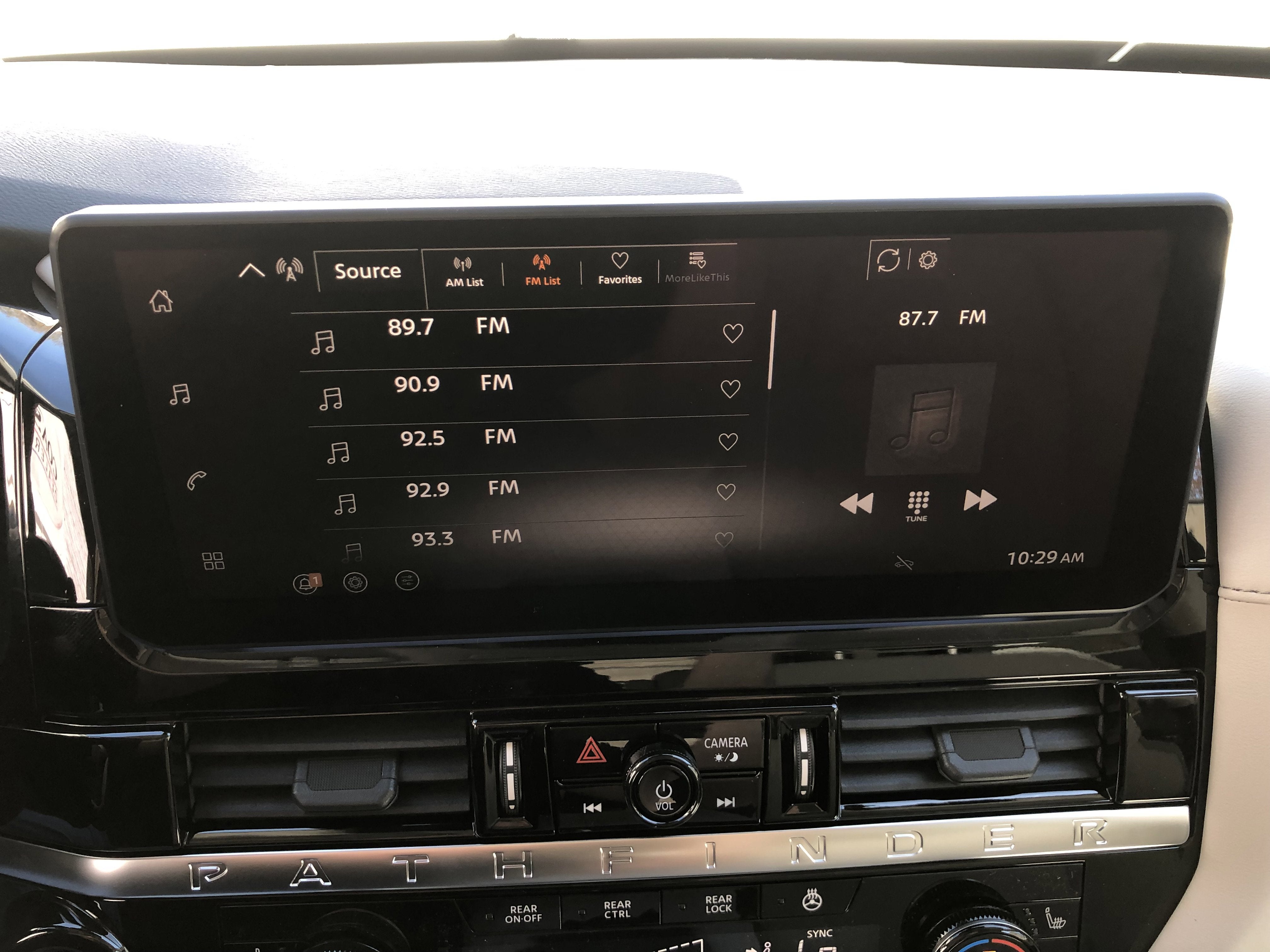 2026 Nissan Pathfinder SL